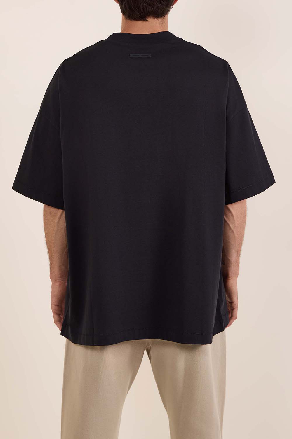 תמונת תקריב דוגמן של חולצת טי