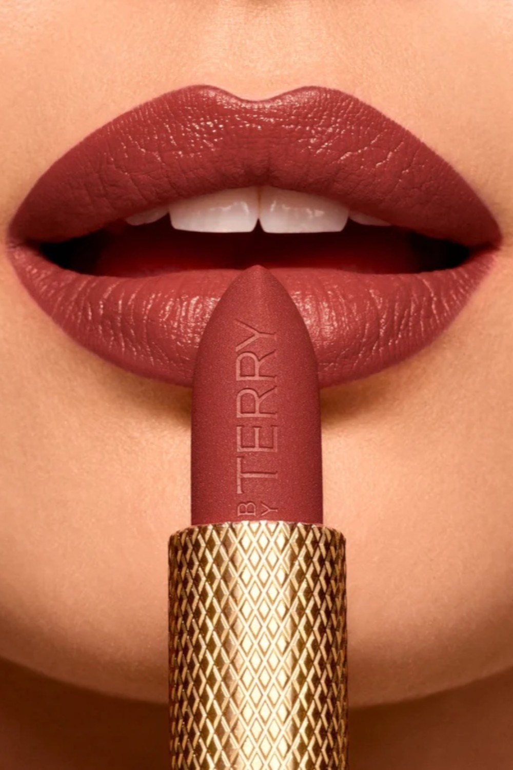 תמונת תקריב של Rouge Opulent N4