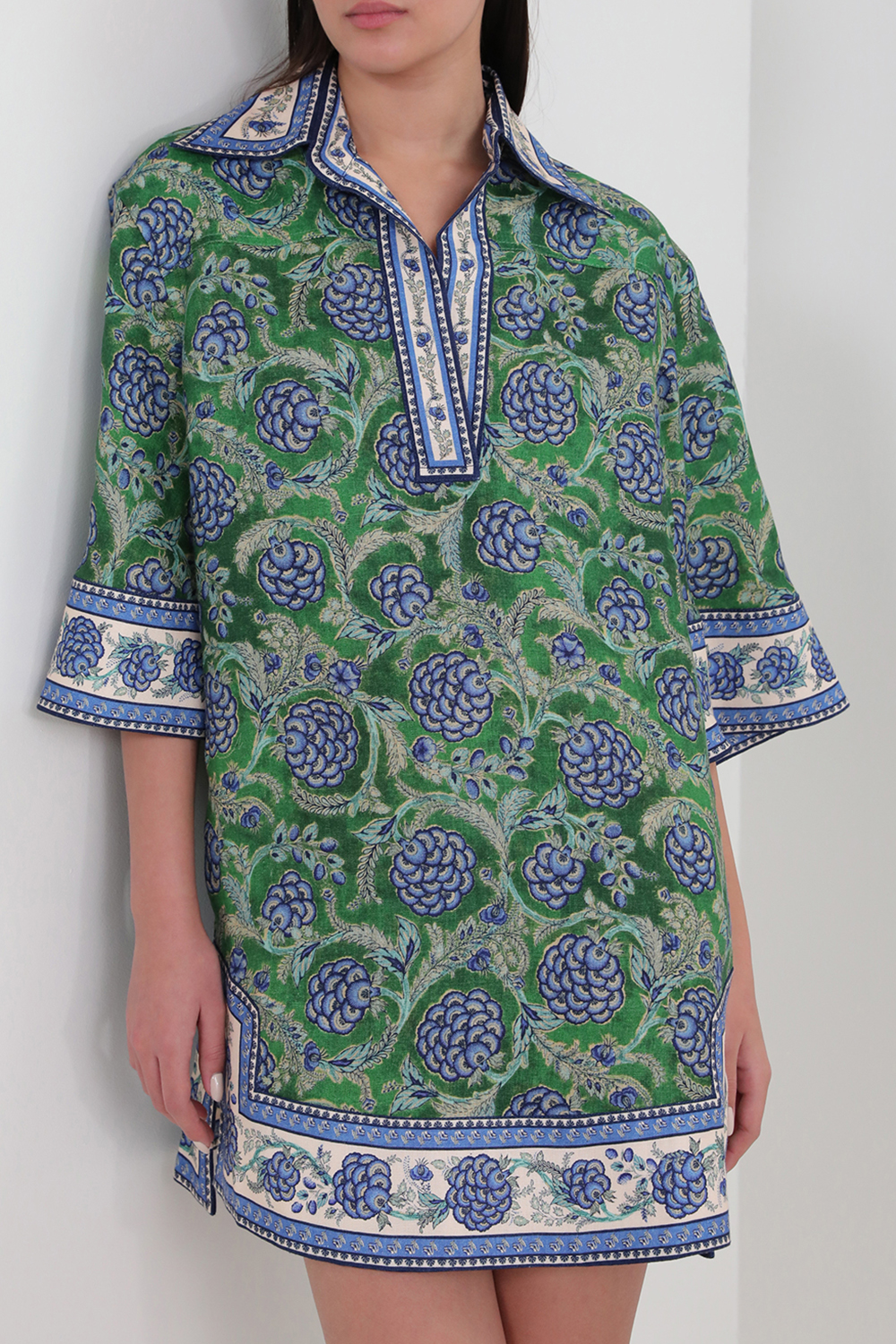 תמונת דוגמן קידמית של טוניקה פרחונית