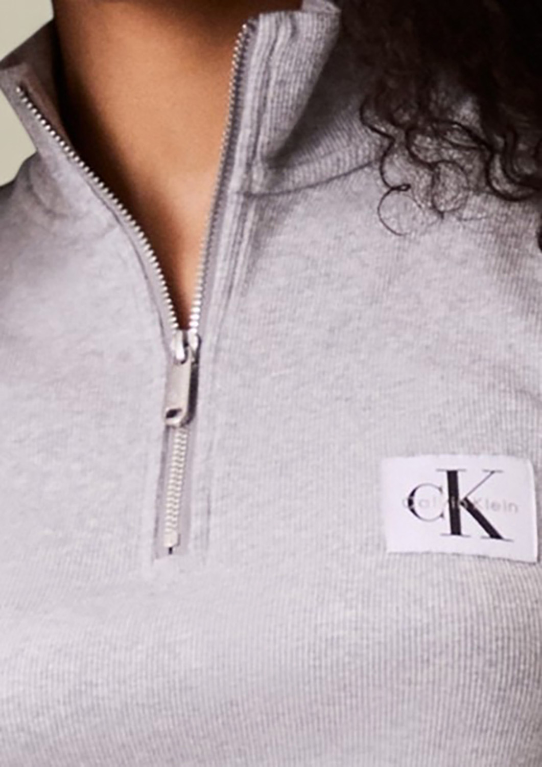 תמונת תקריב דוגמן של גופייה