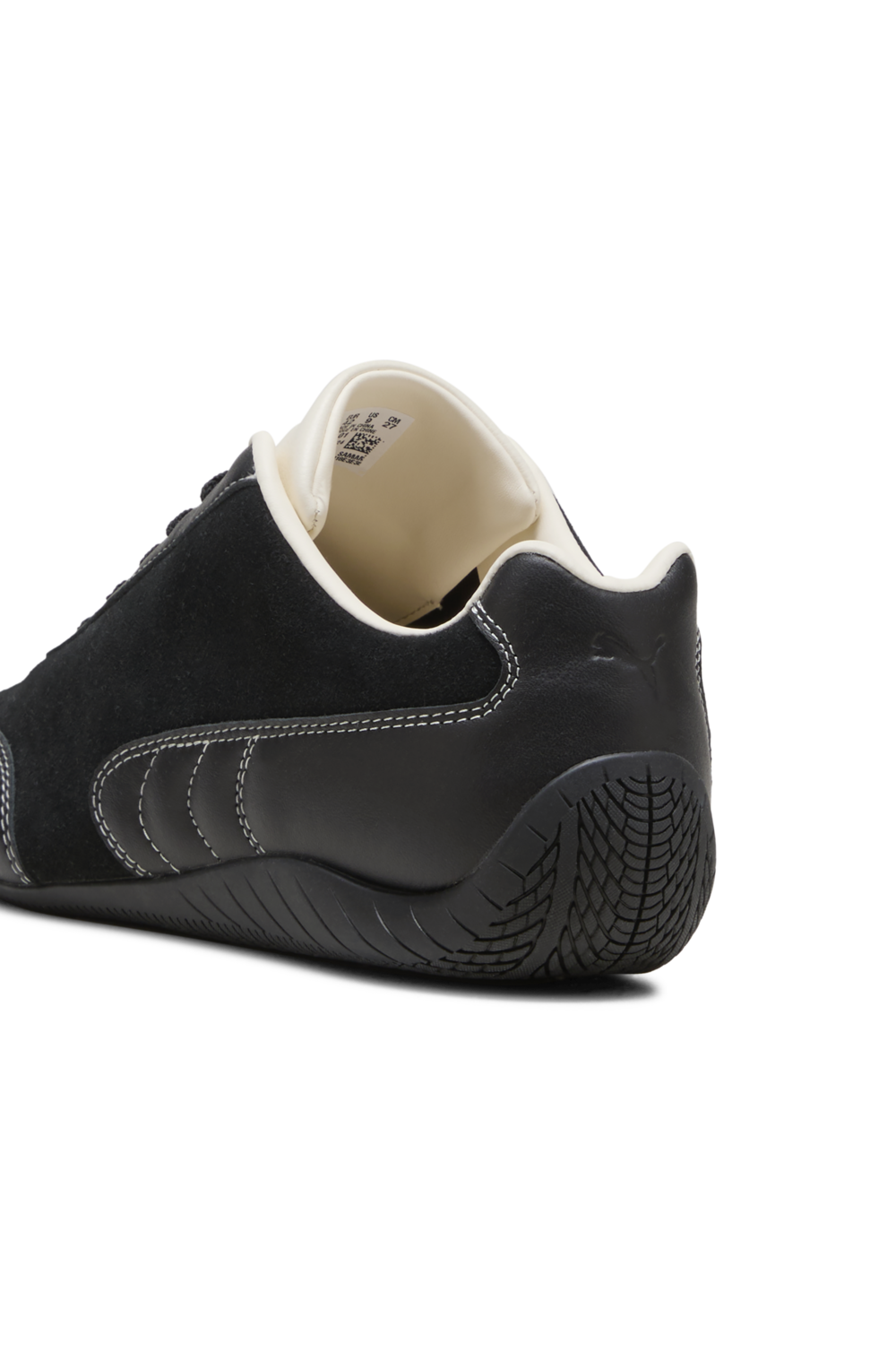 תמונת פנים של נעלי סניקרס