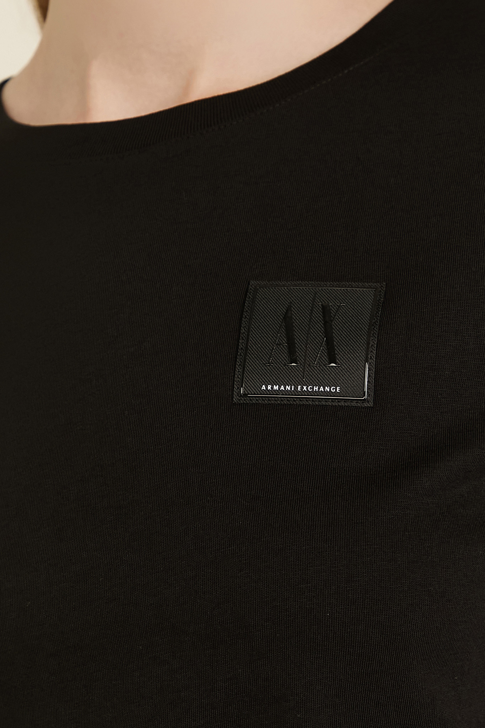 תמונת תקריב דוגמן של חולצת טי