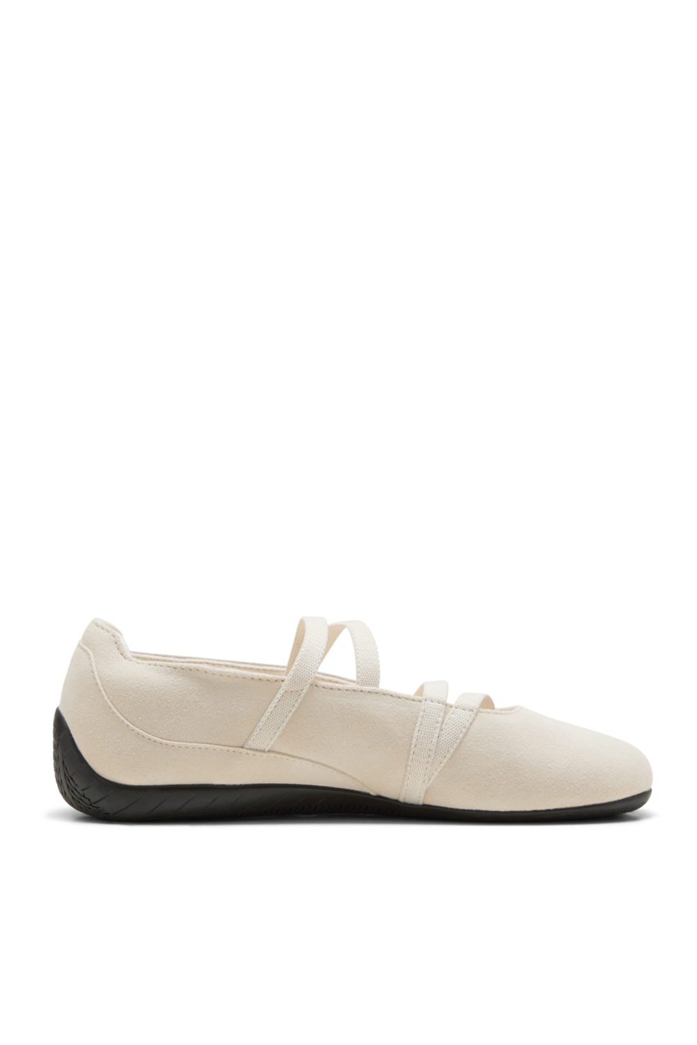 תמונה קידמית של נעלי סניקרס