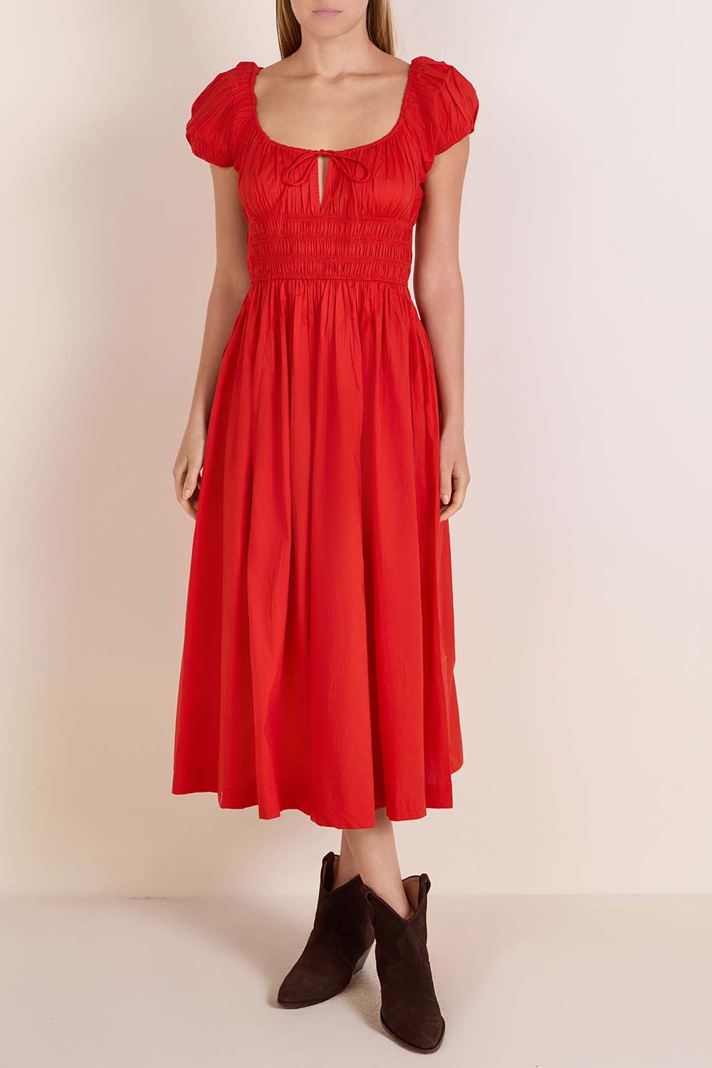 תמונת דוגמן קידמית של שמלת מידי קווין