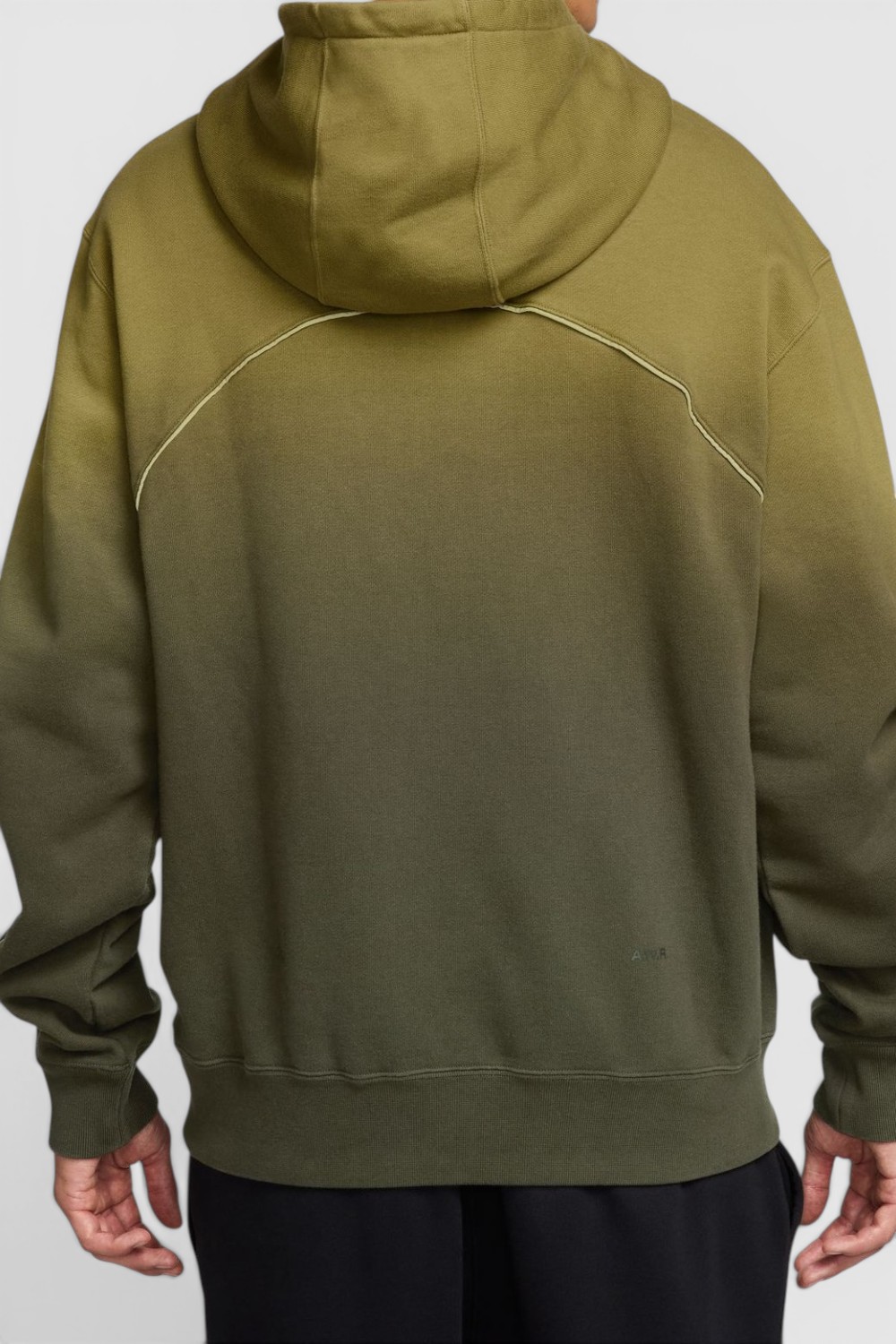 תמונת דוגמן אחורית של סווטשירט נייקי X נוקטה