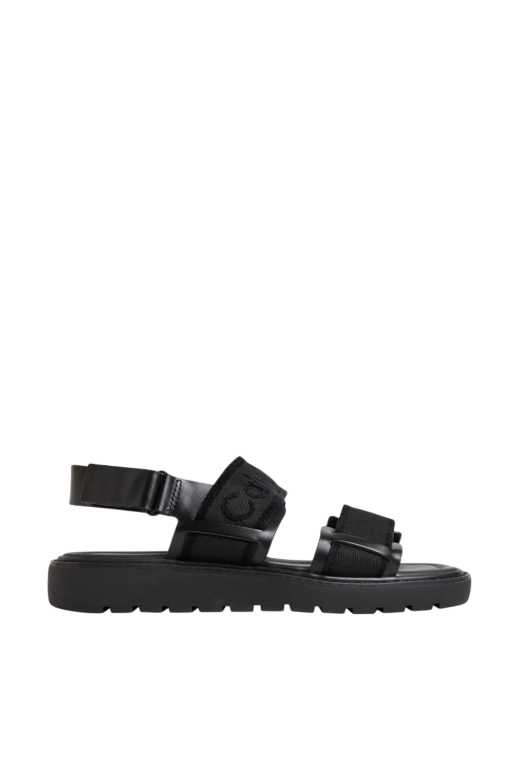 תמונה קידמית של סנדלים