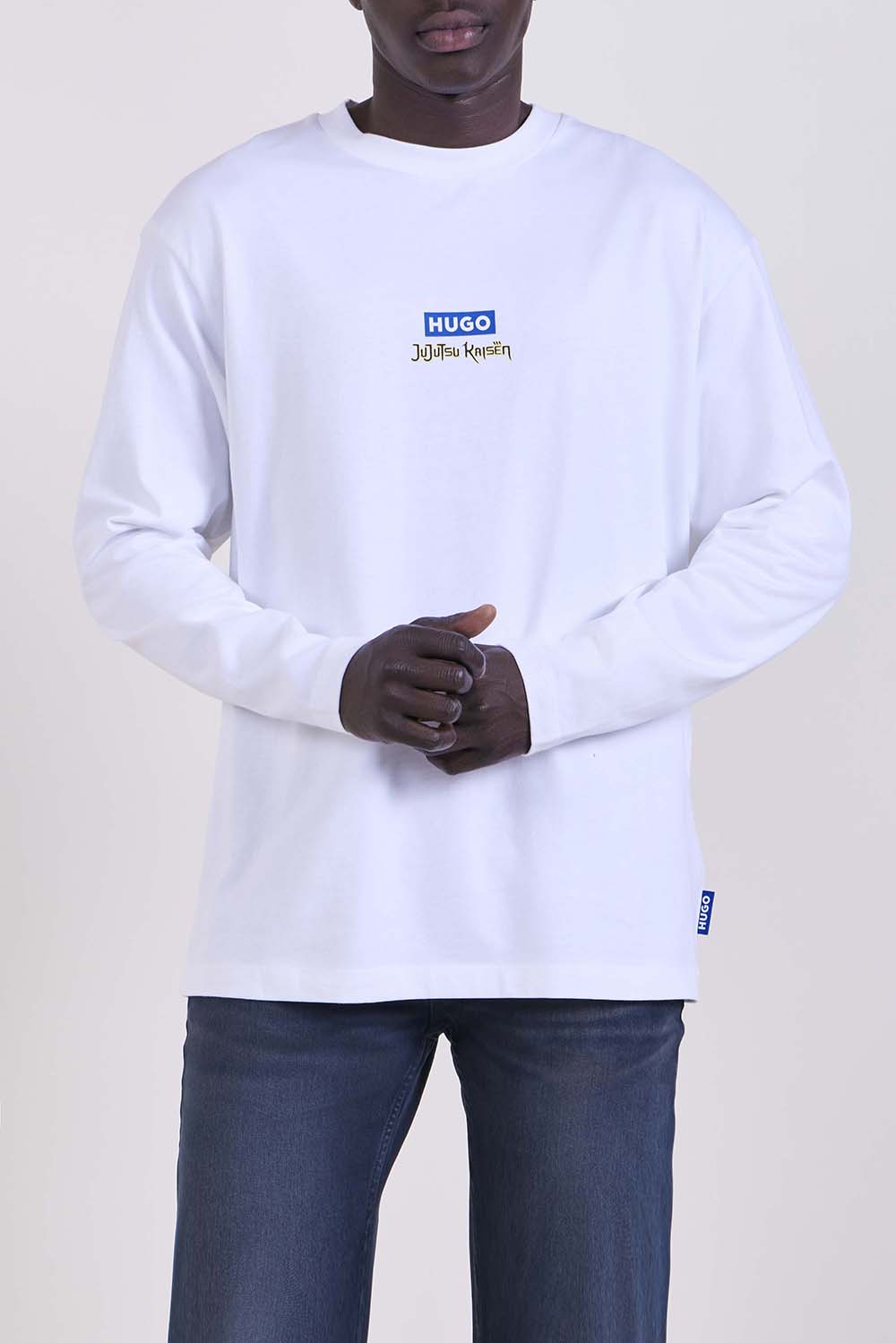 תמונת דוגמן קידמית של חולצת טי שרוול ארוך הוגו X ג'וג'וטסו קאיזן