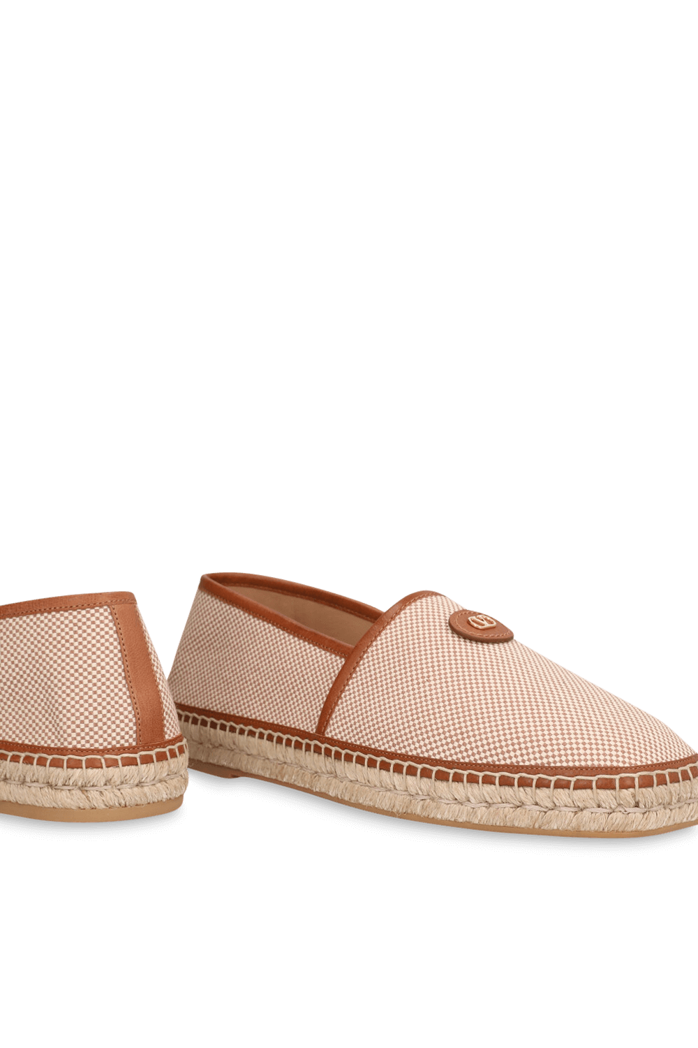 תמונת תקריב של נעלי אספדריל