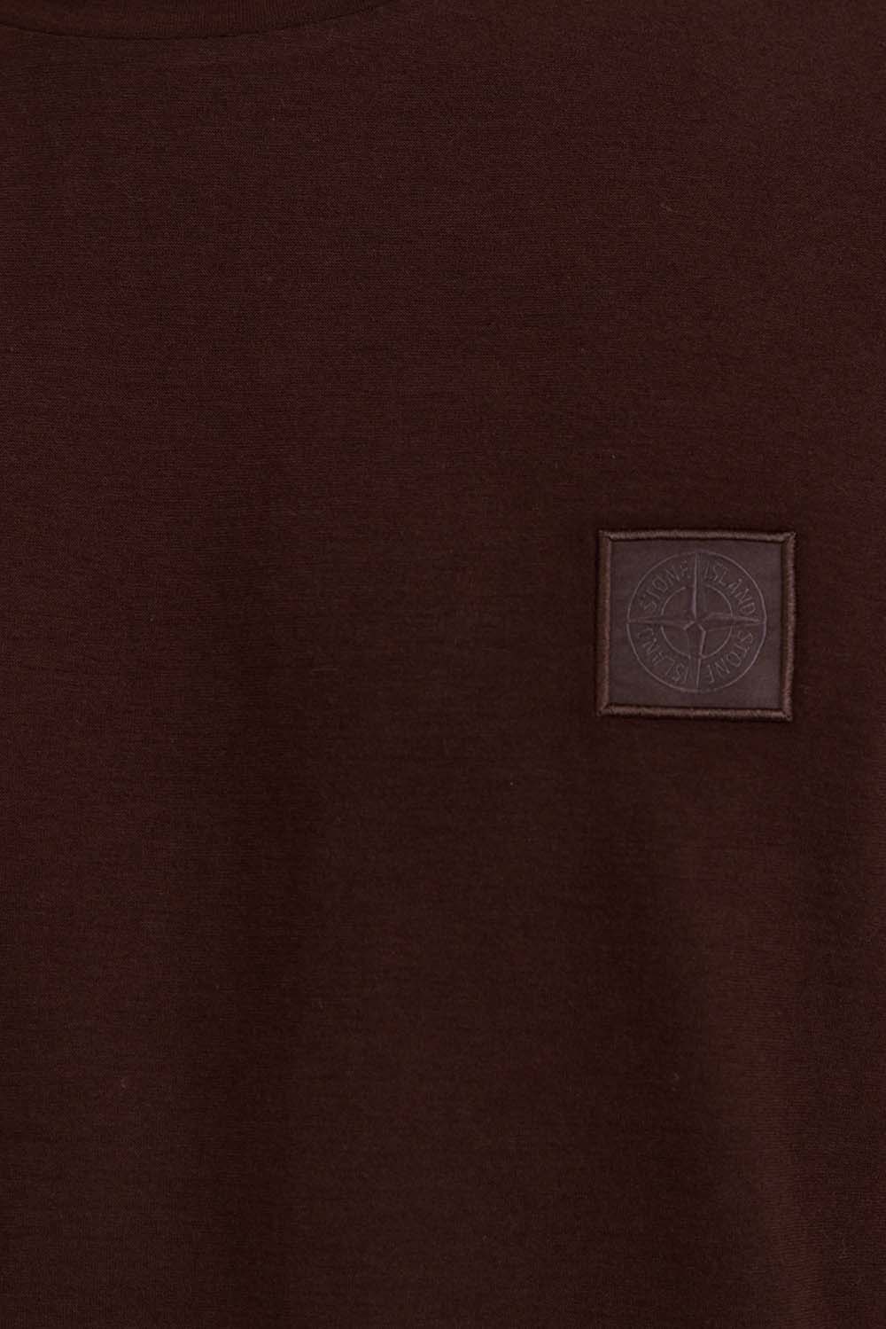 תמונת תקריב דוגמן של חולצת טי