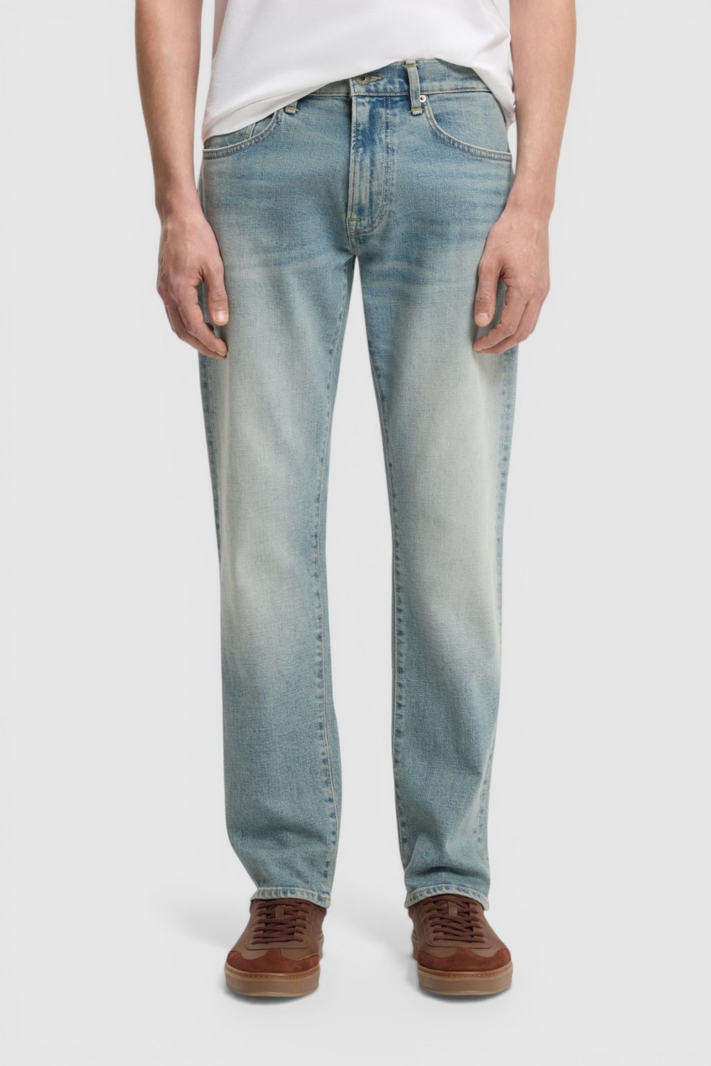 תמונת דוגמן קידמית של מכנסי ג'ינס בוס X דיוויד באקהם