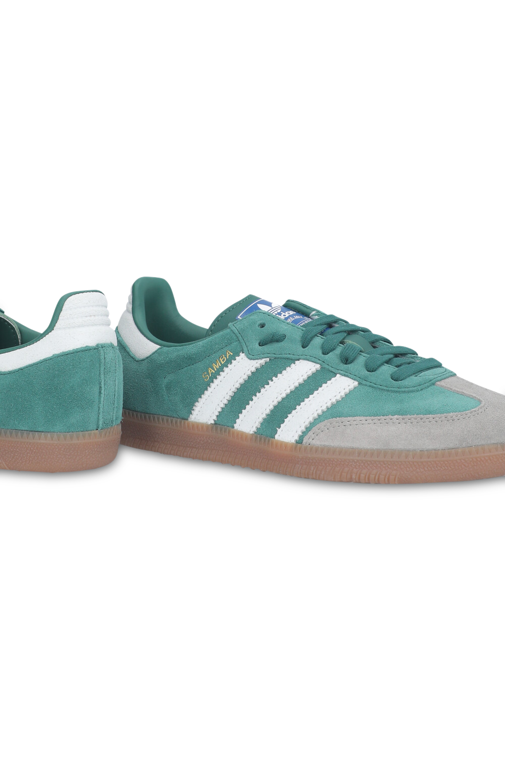 תמונת תקריב של נעלי סניקרס סמבה