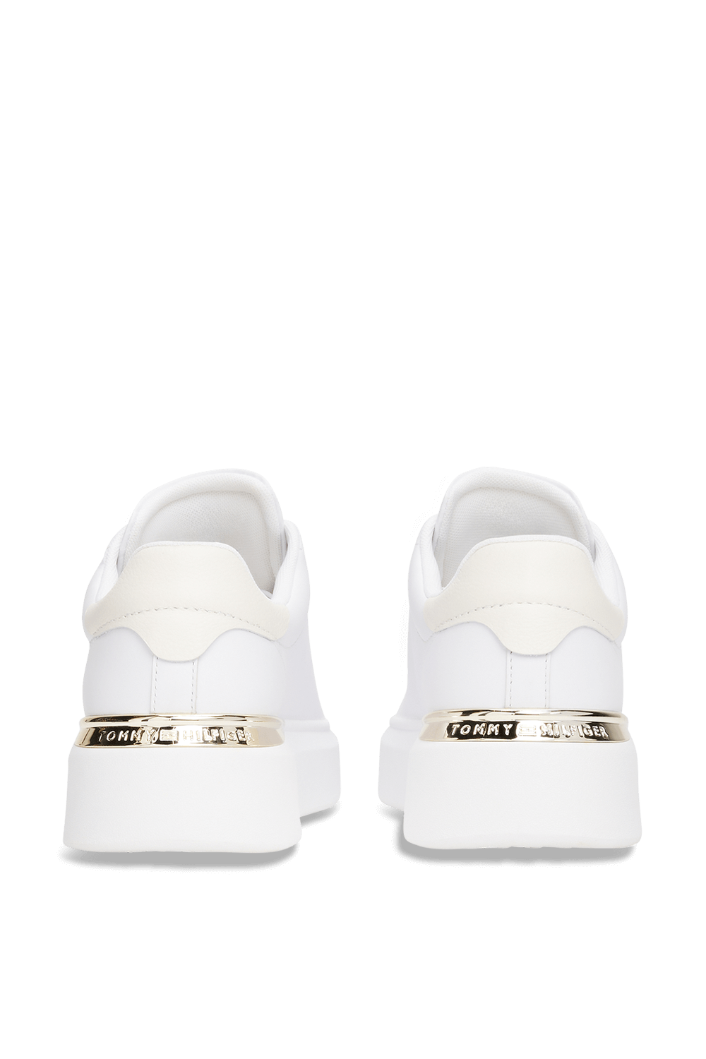 תמונת פנים של נעלי סניקרס