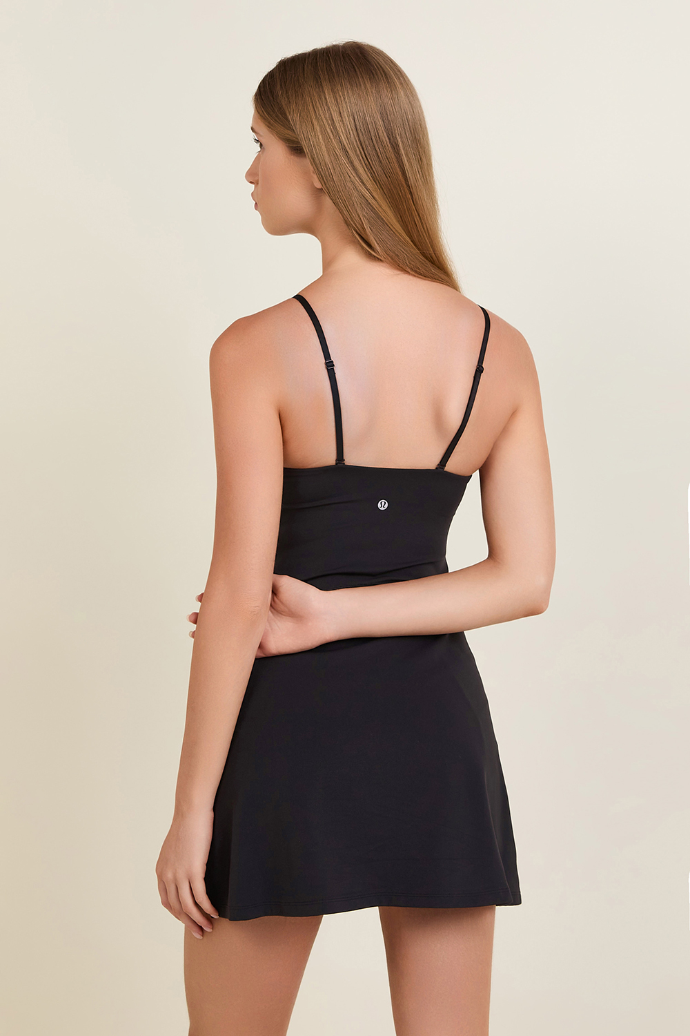 תמונת דוגמן אחורית של Align side-slit cami dress