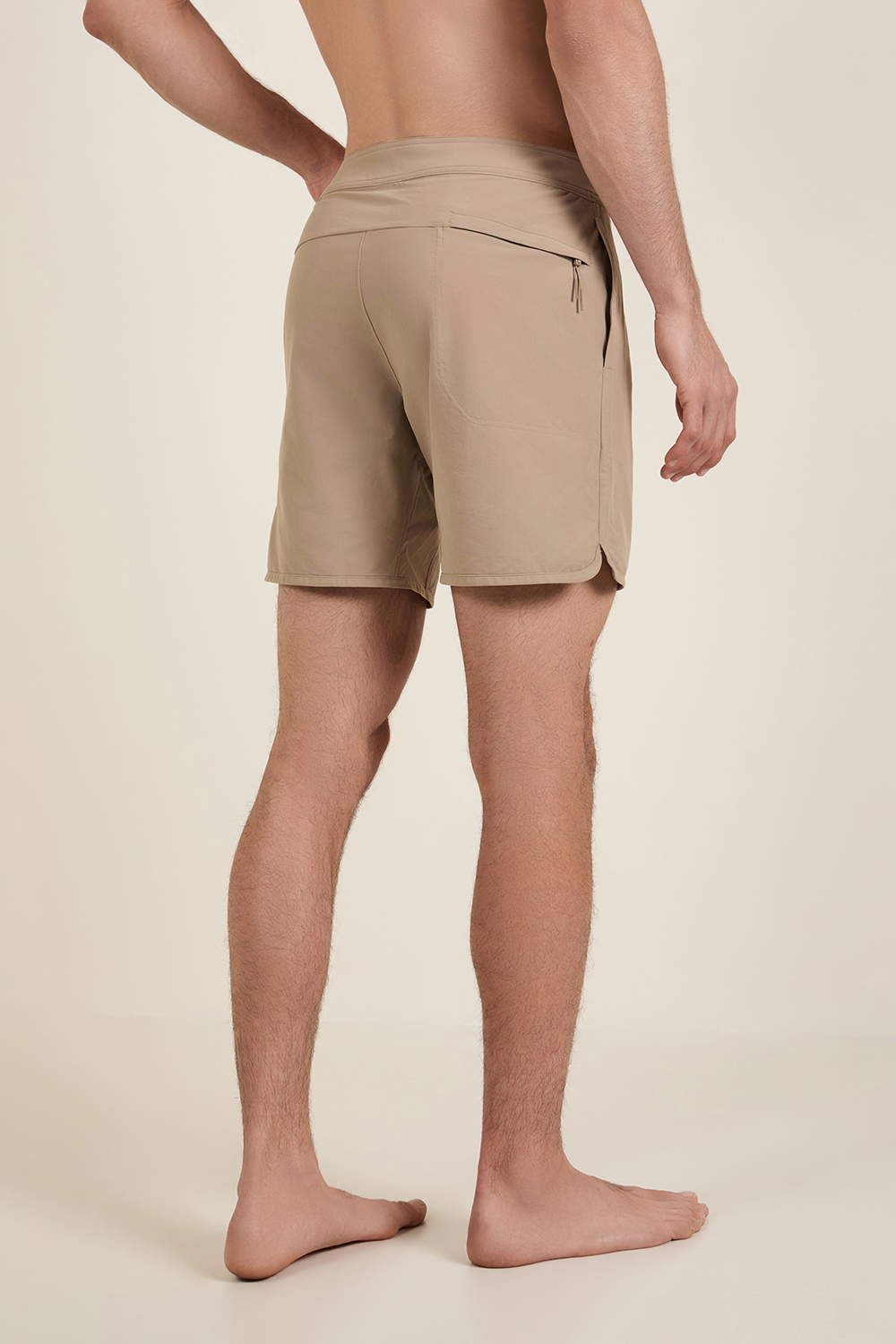 תמונת דוגמן אחורית של Classic-Fit Linerless Board Short 7