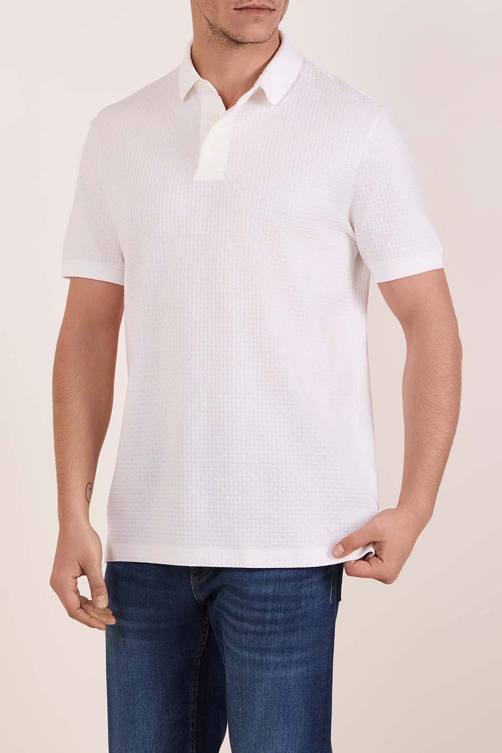 תמונת דוגמן קידמית של חולצת פולו ופל