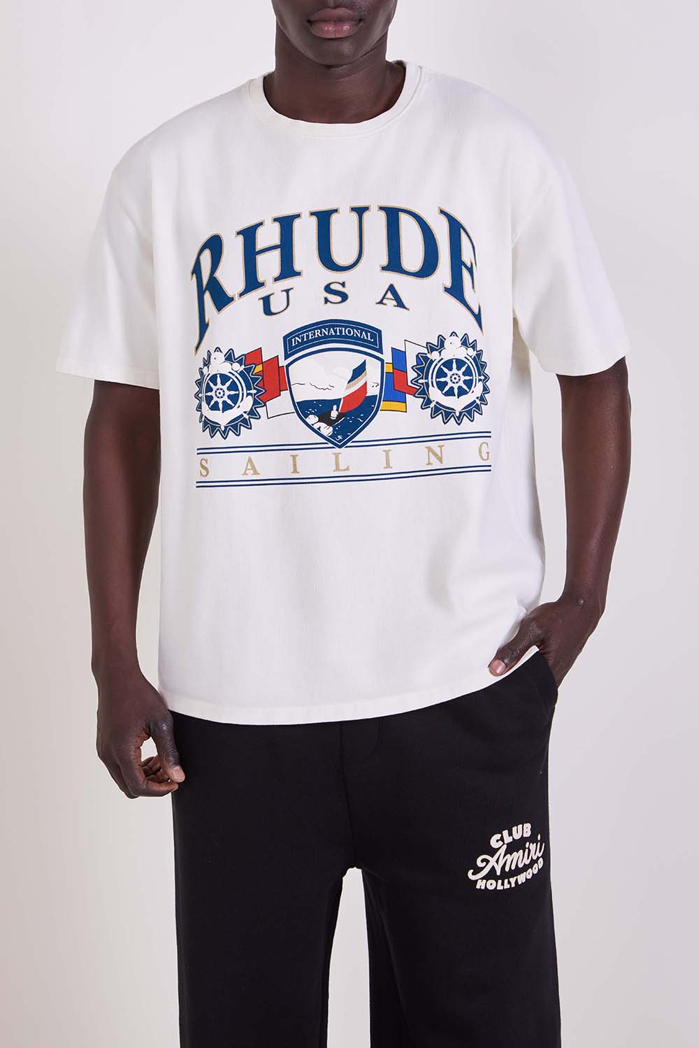 תמונת דוגמן קידמית של חולצת טי