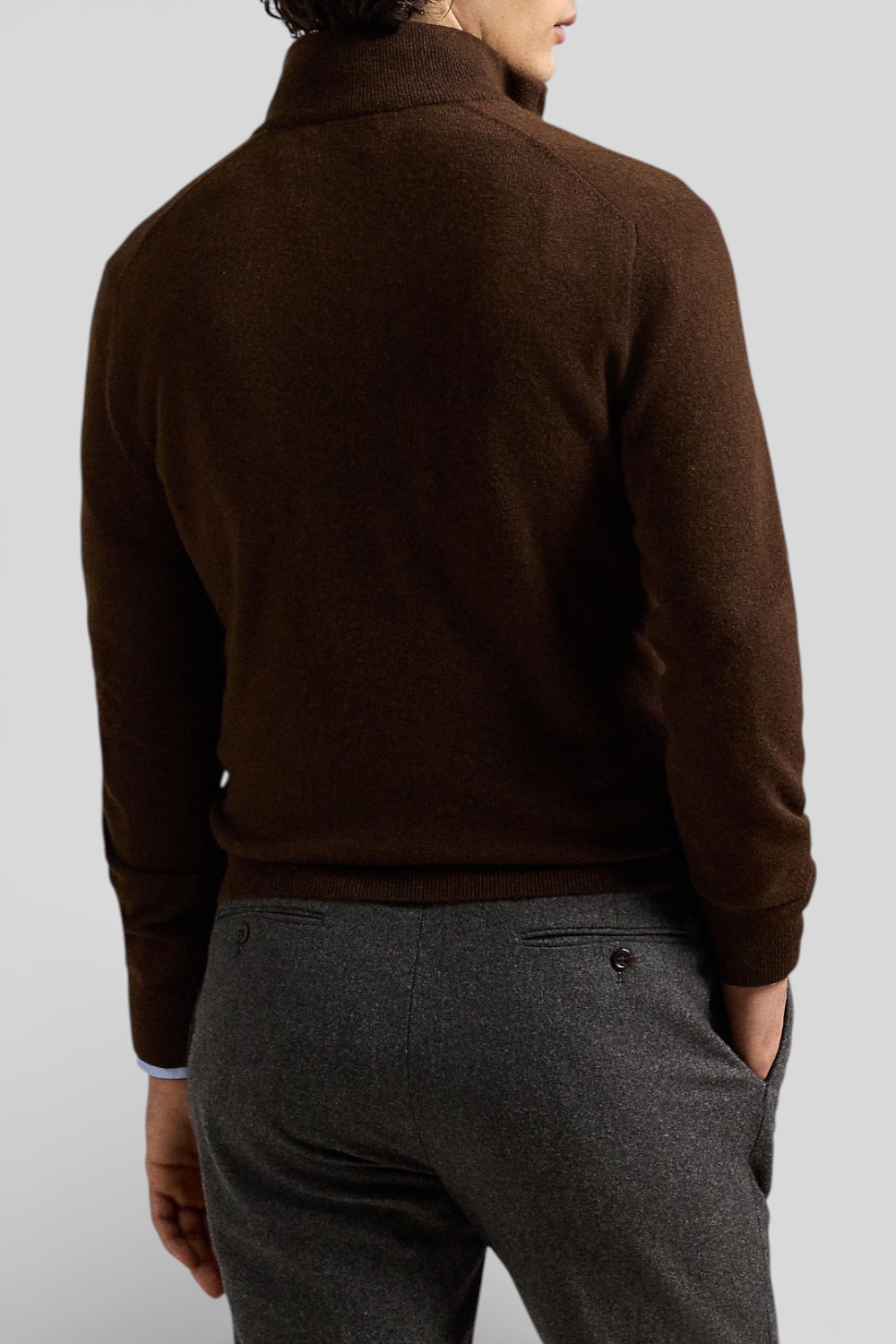 תמונת דוגמן אחורית של סריג פולו