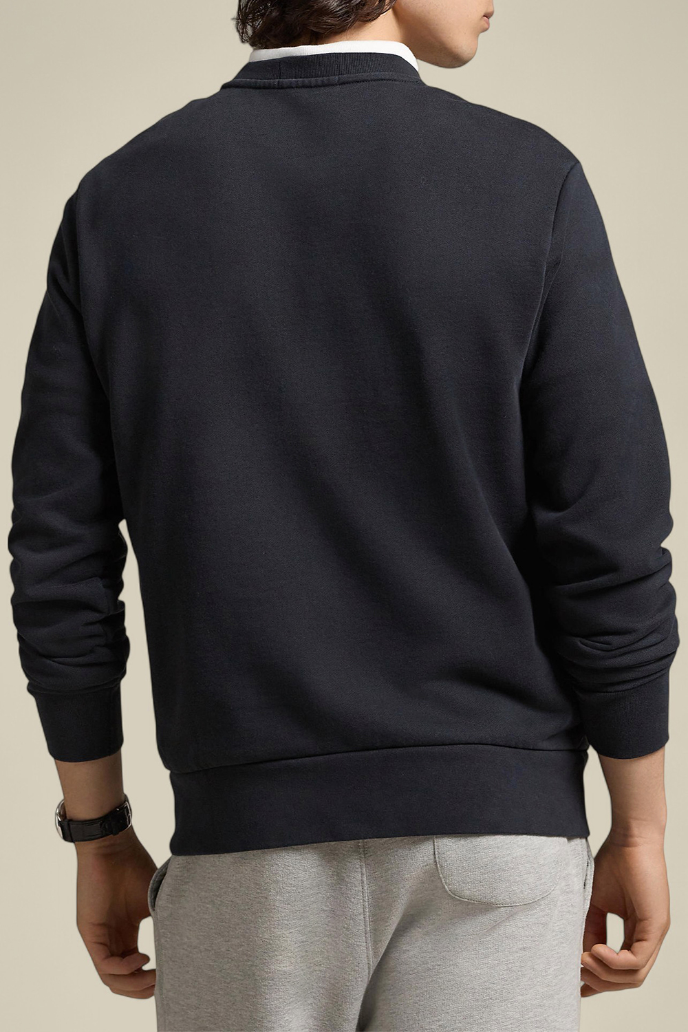 תמונת דוגמן אחורית של סווטשירט כותנה