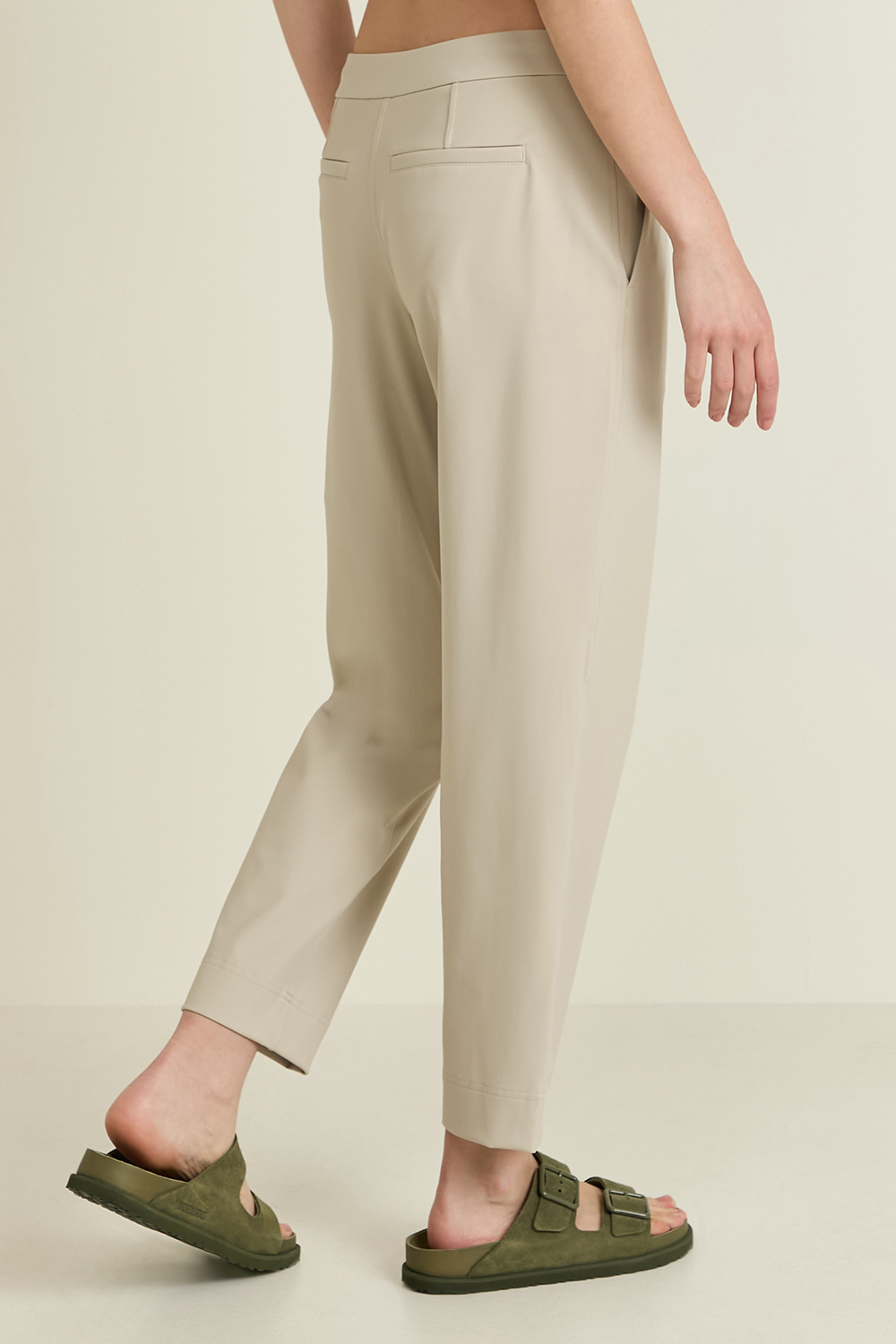 Tapered-Leg Mid-Rise Pant 7/8 Length Luxtreme LULULEMON