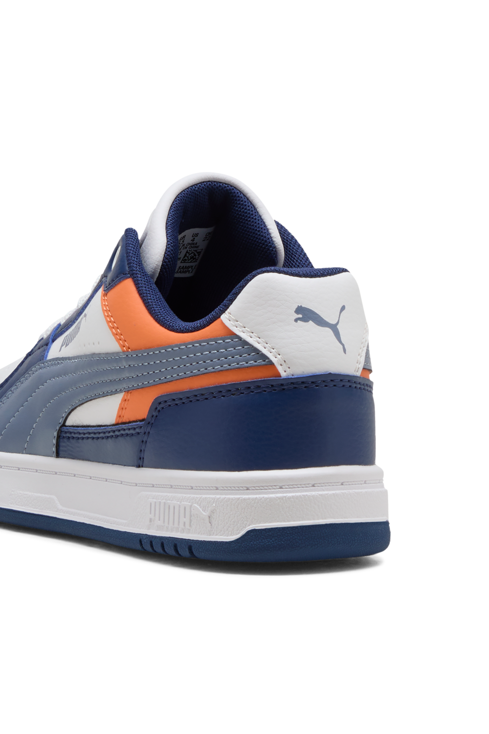 תמונת פנים של נעלי סניקרס  Caven III