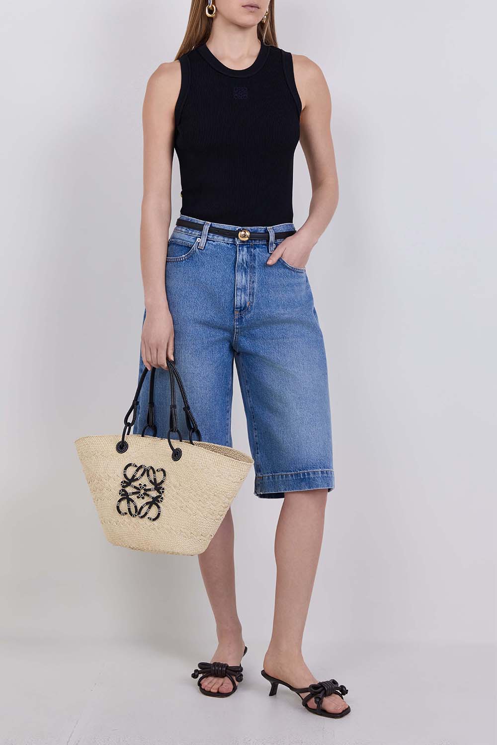 תמונת דוגמן קידמית של חגורה