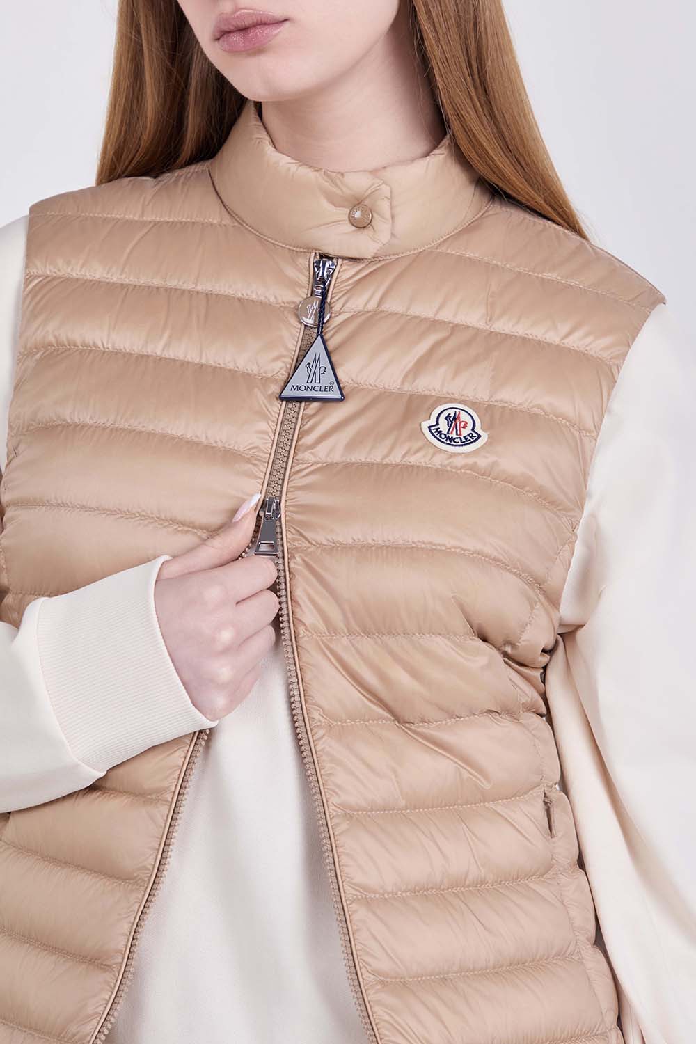 תמונת תקריב דוגמן של וסט פוך