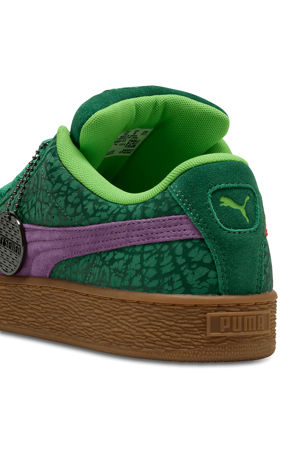 תמונת תקריב של פומה X צבי הנינג'ה נעלי סניקרס