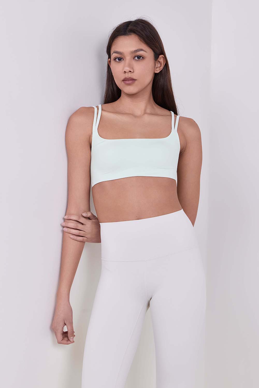 תמונת דוגמן קידמית של Like a Cloud Double-Strap Bra Light Support, B/C Cup