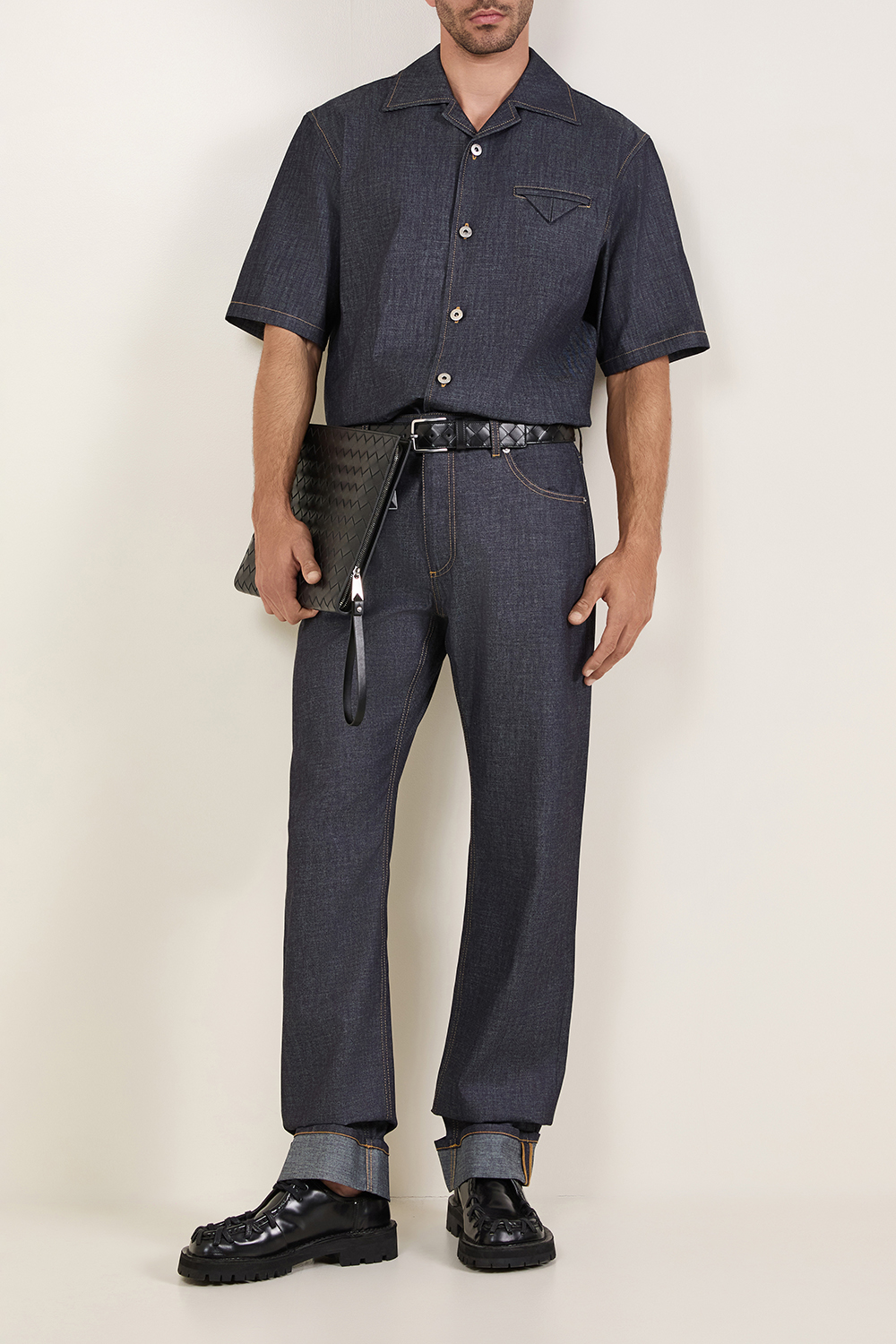 תמונת דוגמן קידמית של חגורת עור קלוע