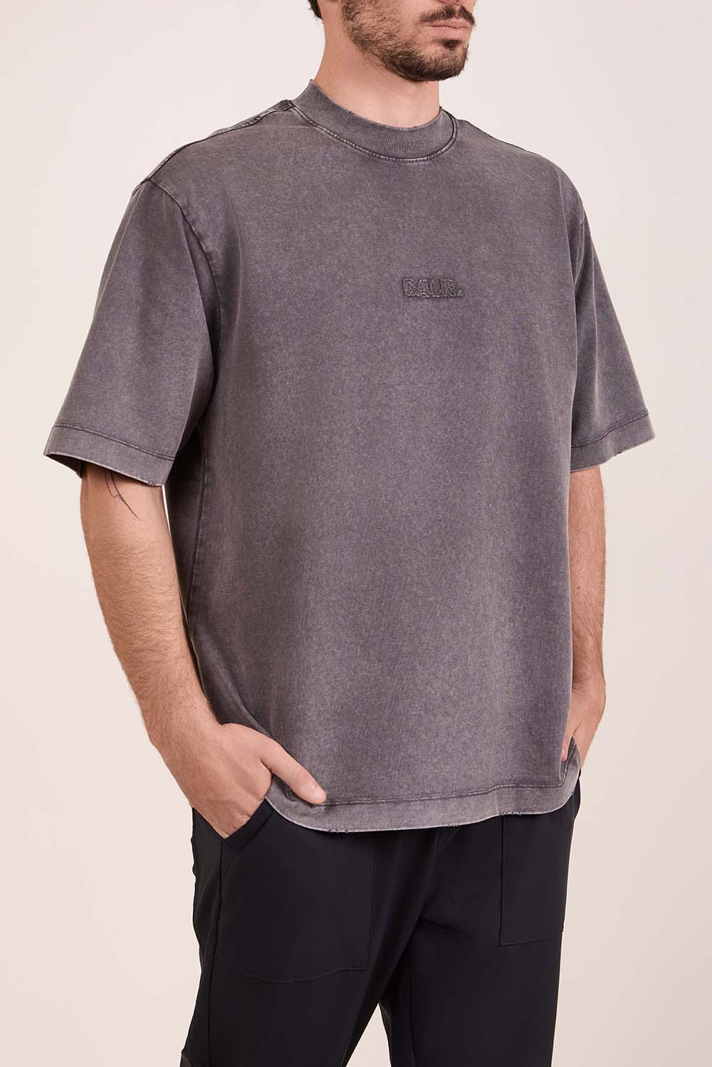 תמונת דוגמן קידמית של טישירט שרוול קצר