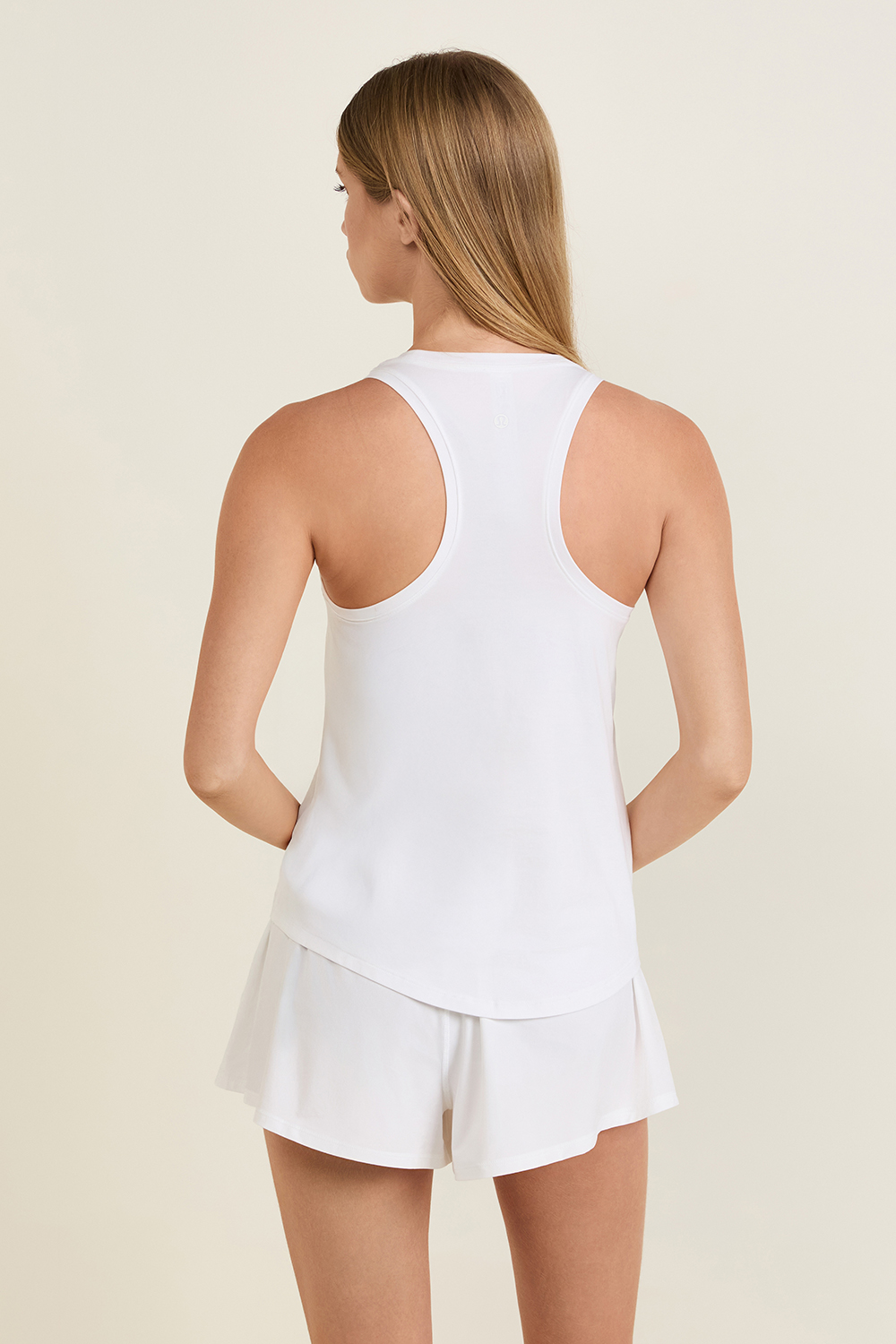 תמונת דוגמן אחורית של Love Tank