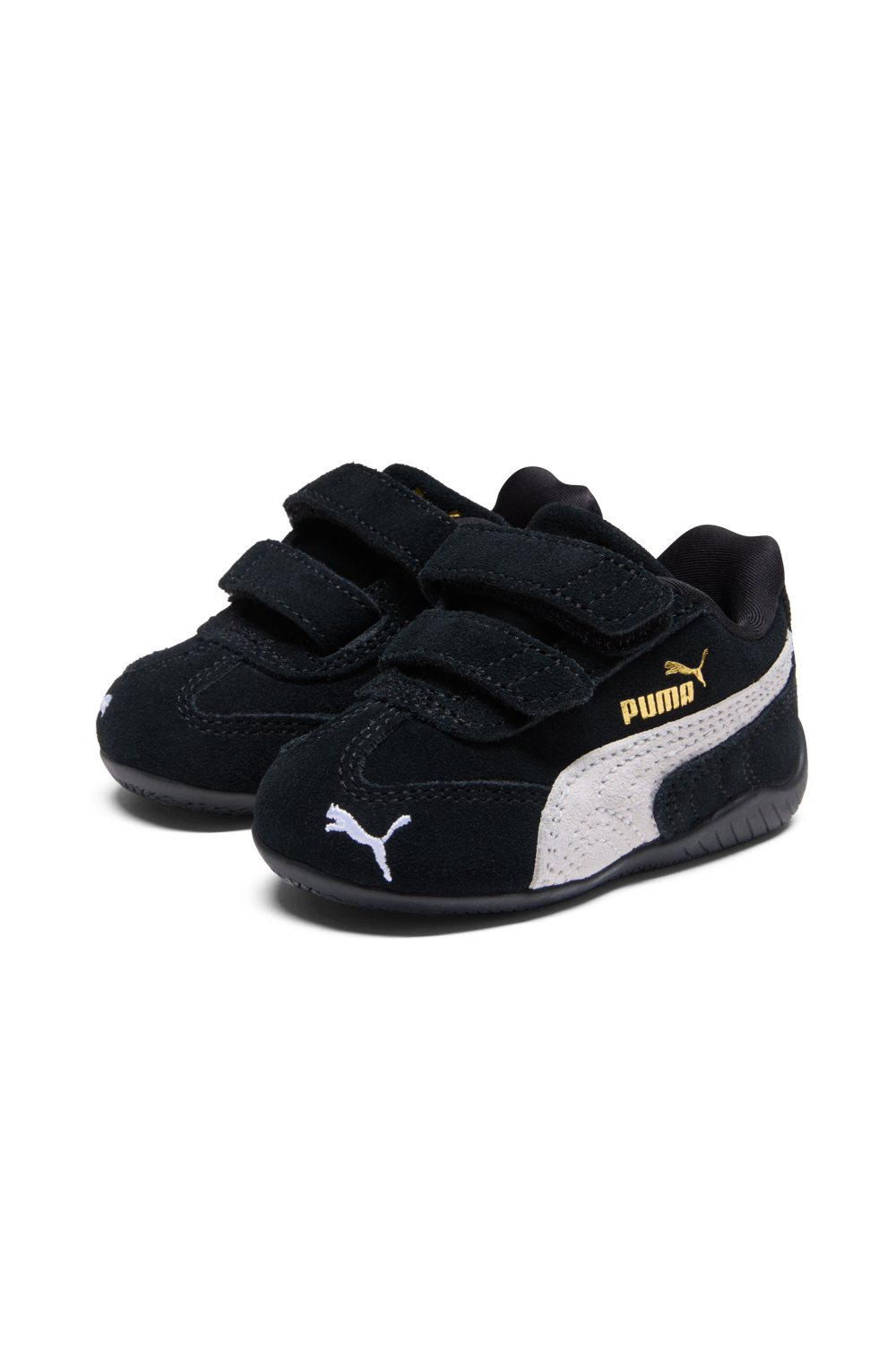 תמונת תקריב של נעלי סניקרס ספידאקט או-ג'י