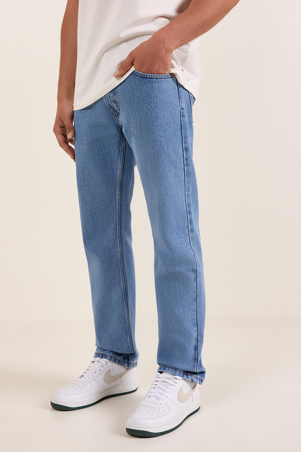 תמונת דוגמן קידמית של מכנסי ג'ינס 501 בגזרה ישרה