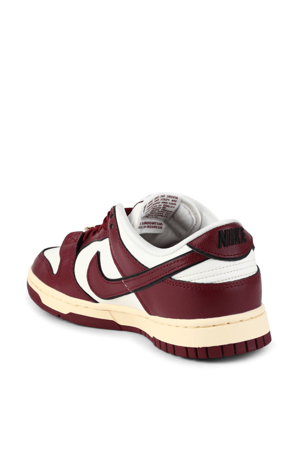 תמונה אחורית של נעלי סניקרס דאנק