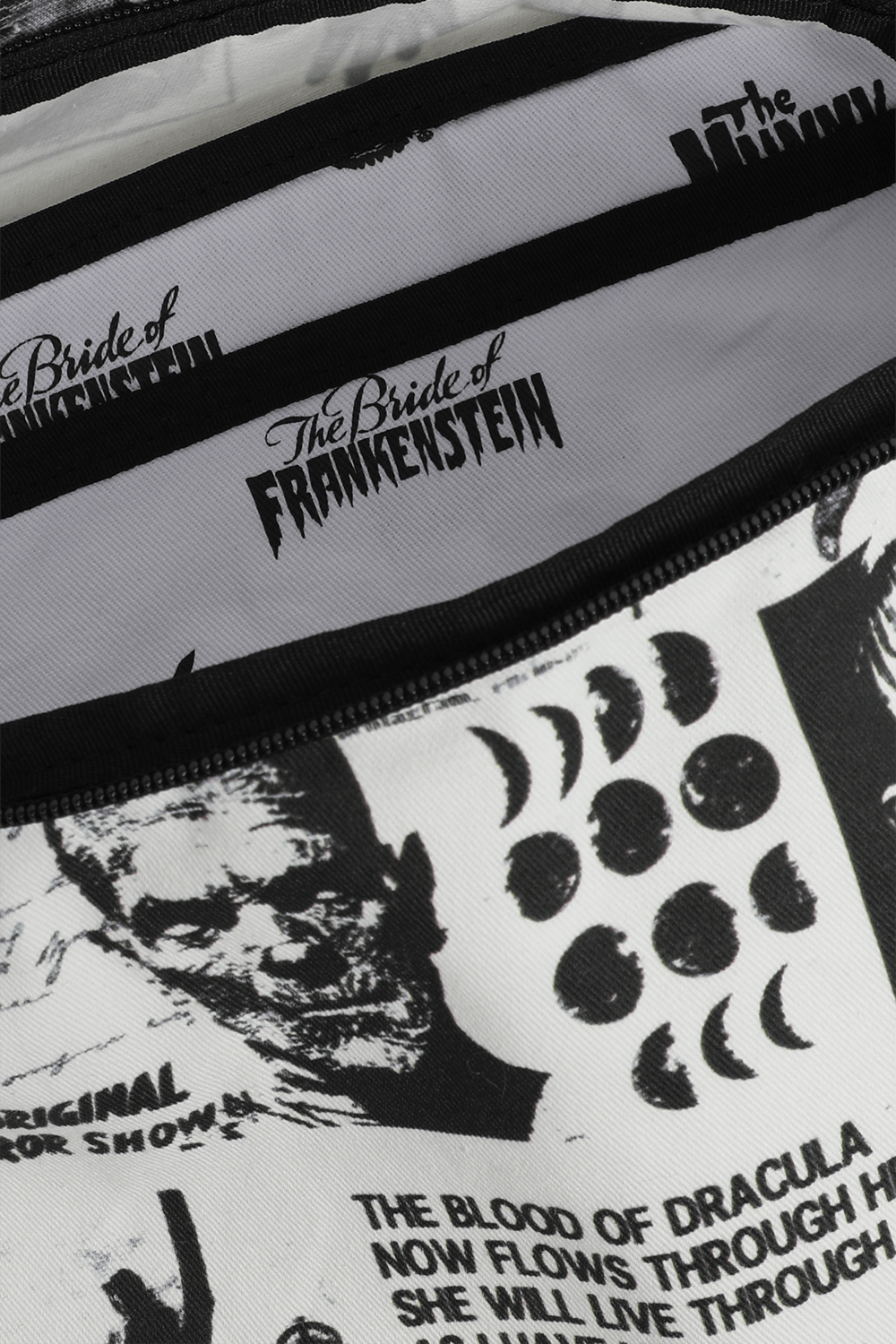 תמונת פנים של ליוויס X מפלצות יוניברסל תיק פאוץ'