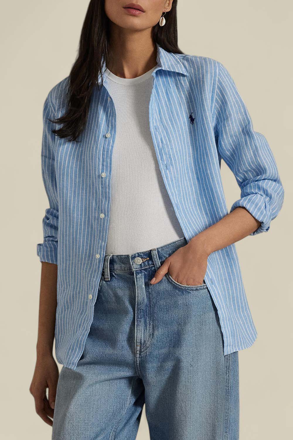 תמונת דוגמן קידמית של חולצה מכופתרת