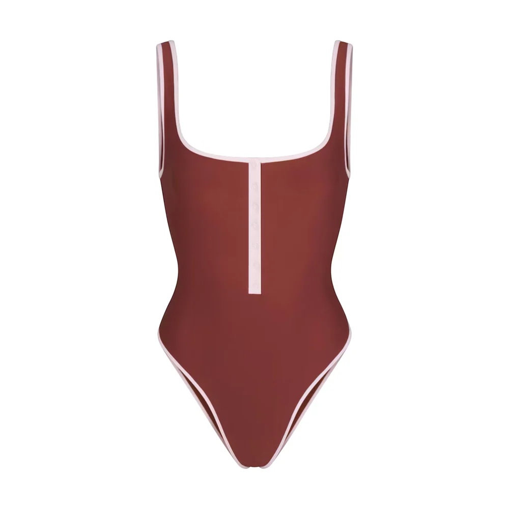 תמונה קידמית של SCOOP NECK ONE PIECE