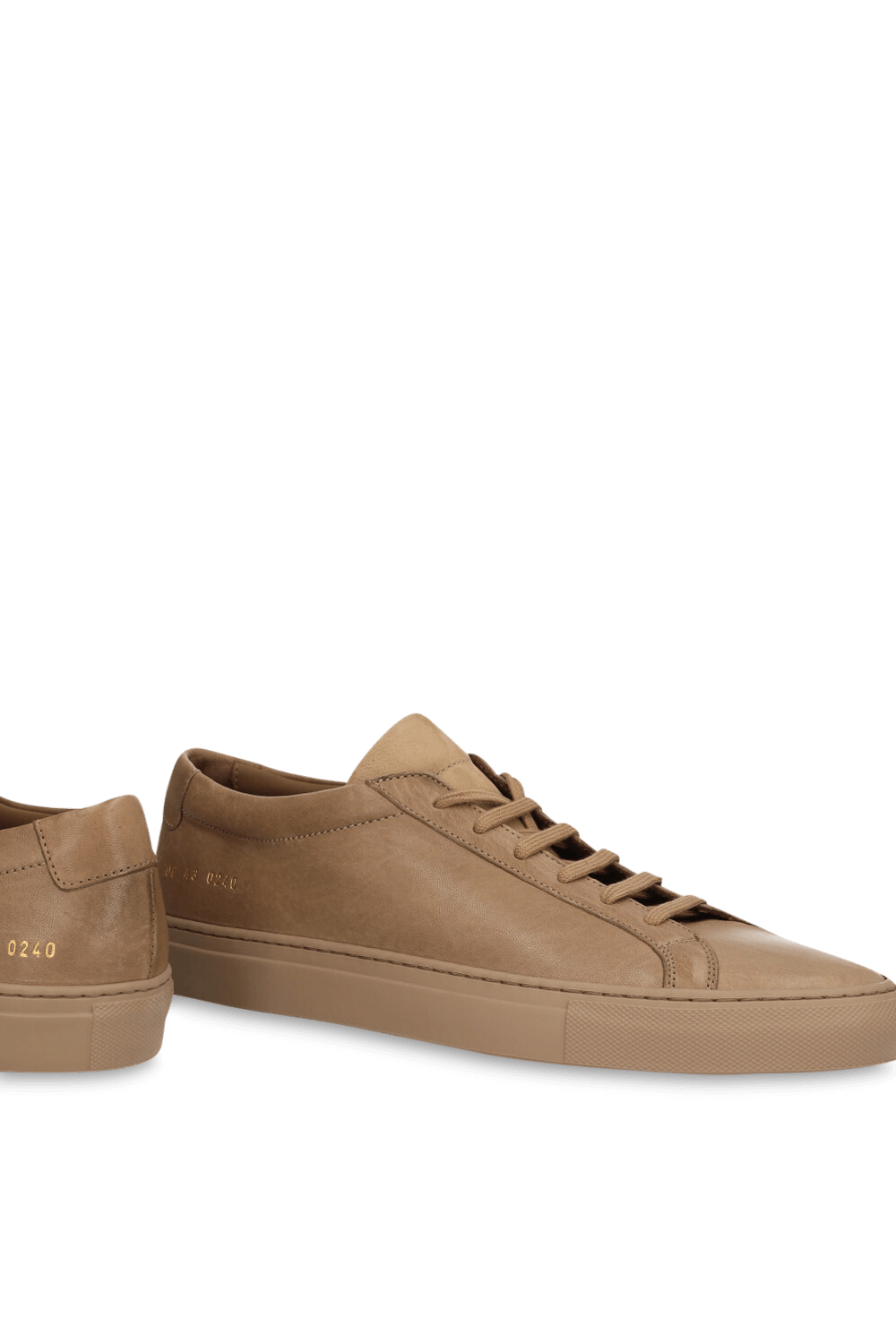 תמונת תקריב של נעלי סניקרס