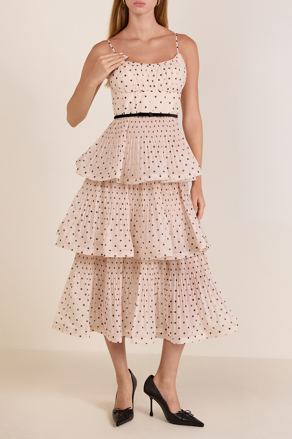 תמונת דוגמן קידמית של נעלי עקב