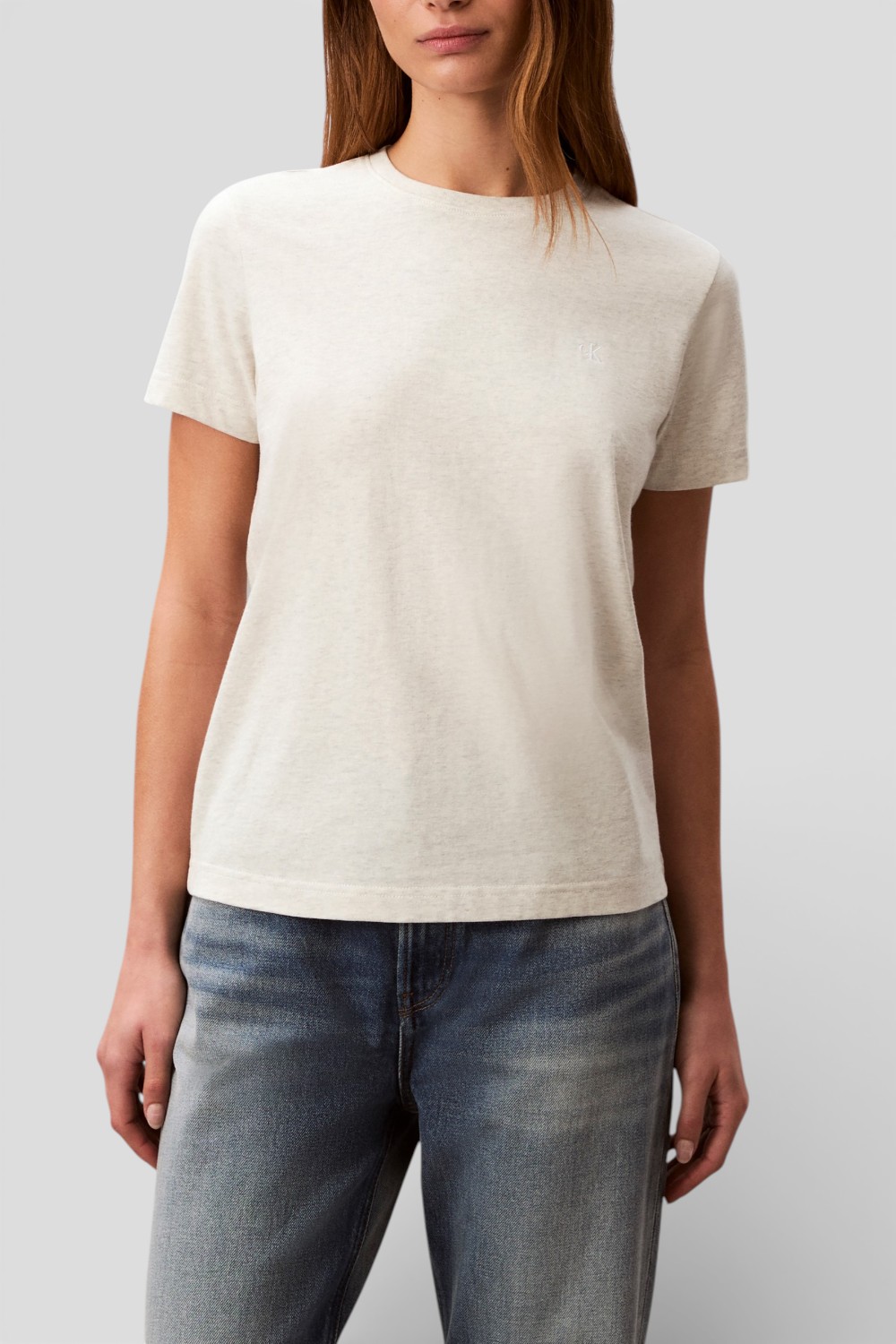 תמונת דוגמן קידמית של חולצת טי בגזרה ישרה