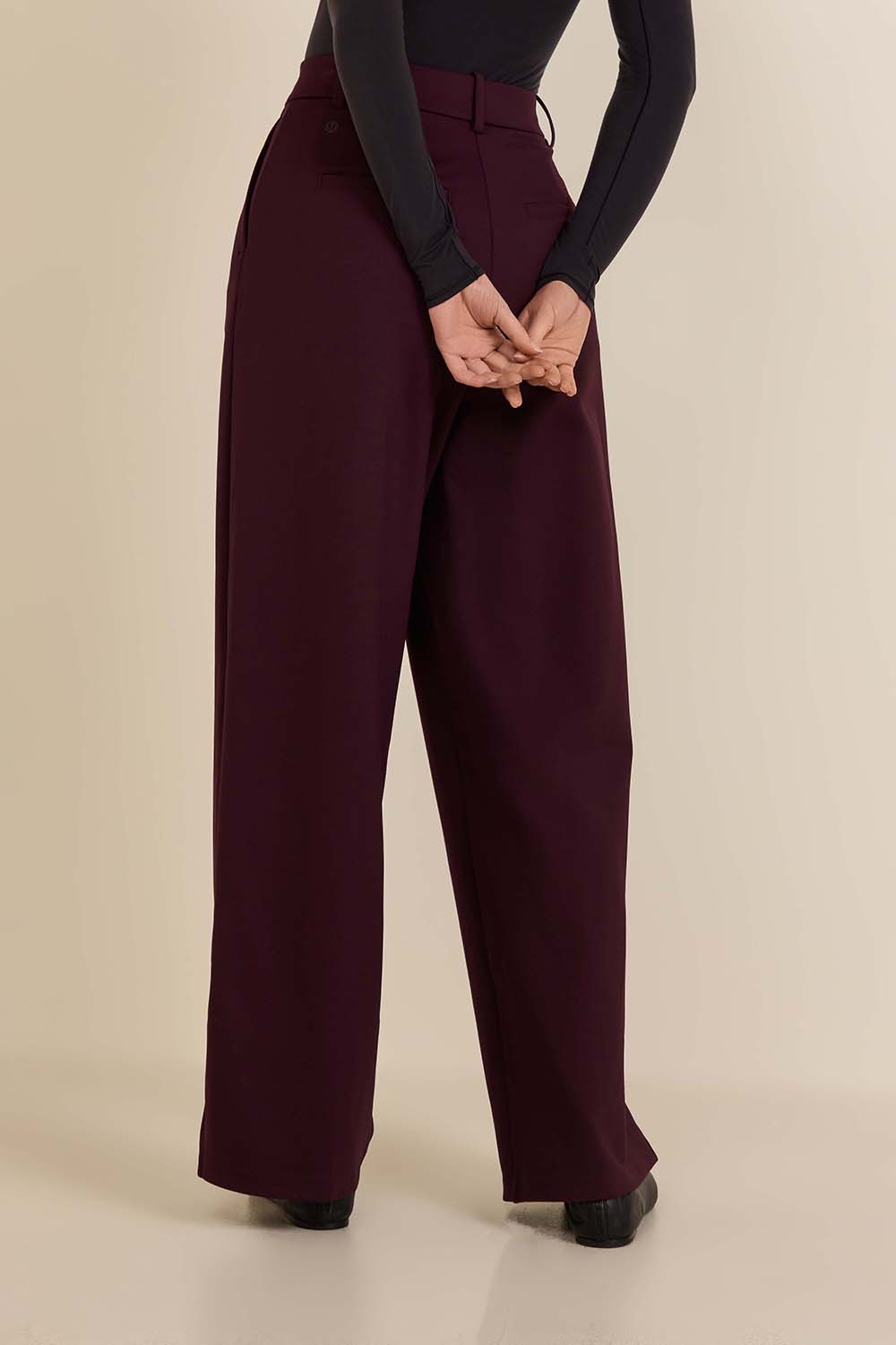 תמונת דוגמן אחורית של Daydrift High-Rise Trouser Regular Brushed