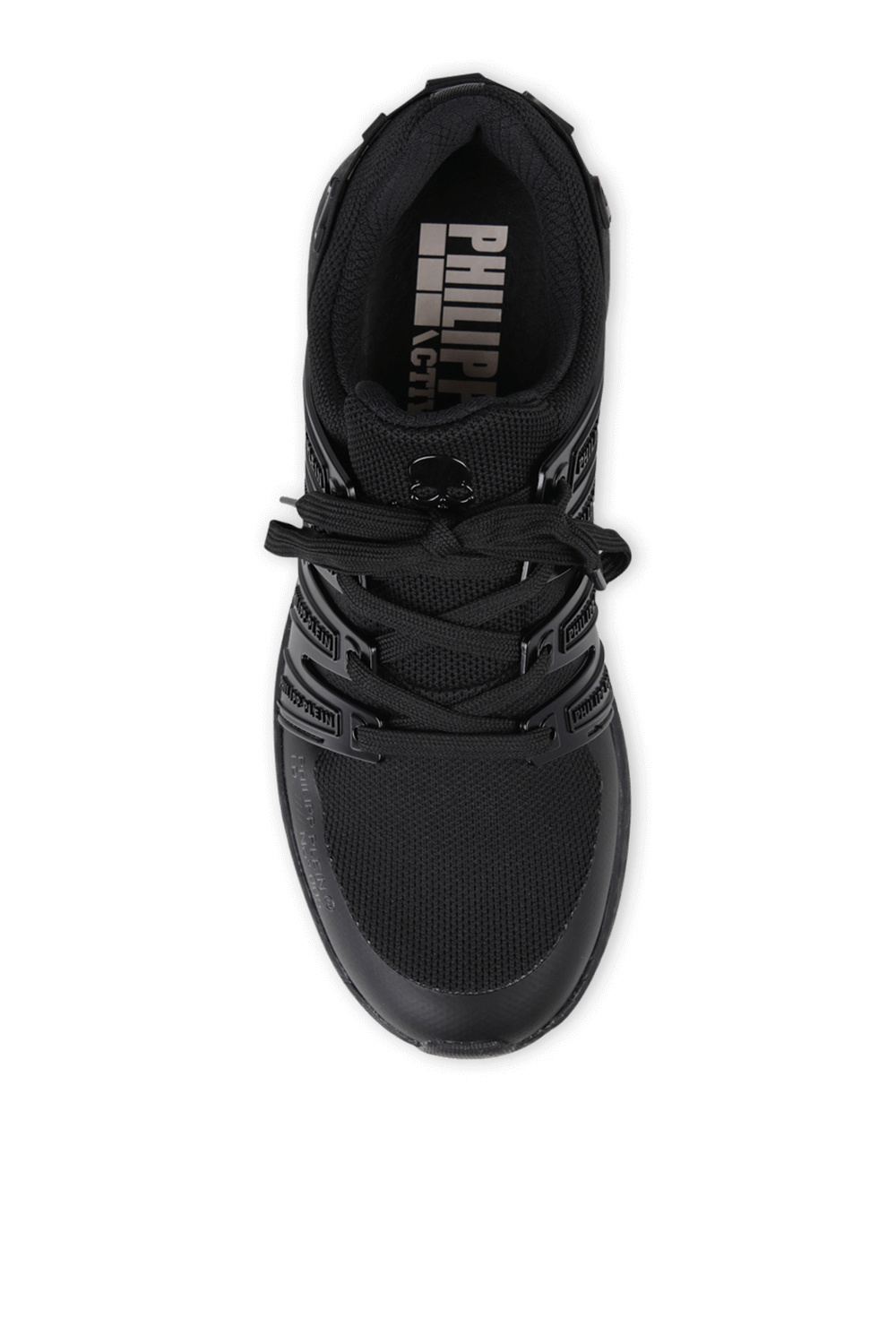 תמונת תקריב של נעלי ריצה צ'אמפ