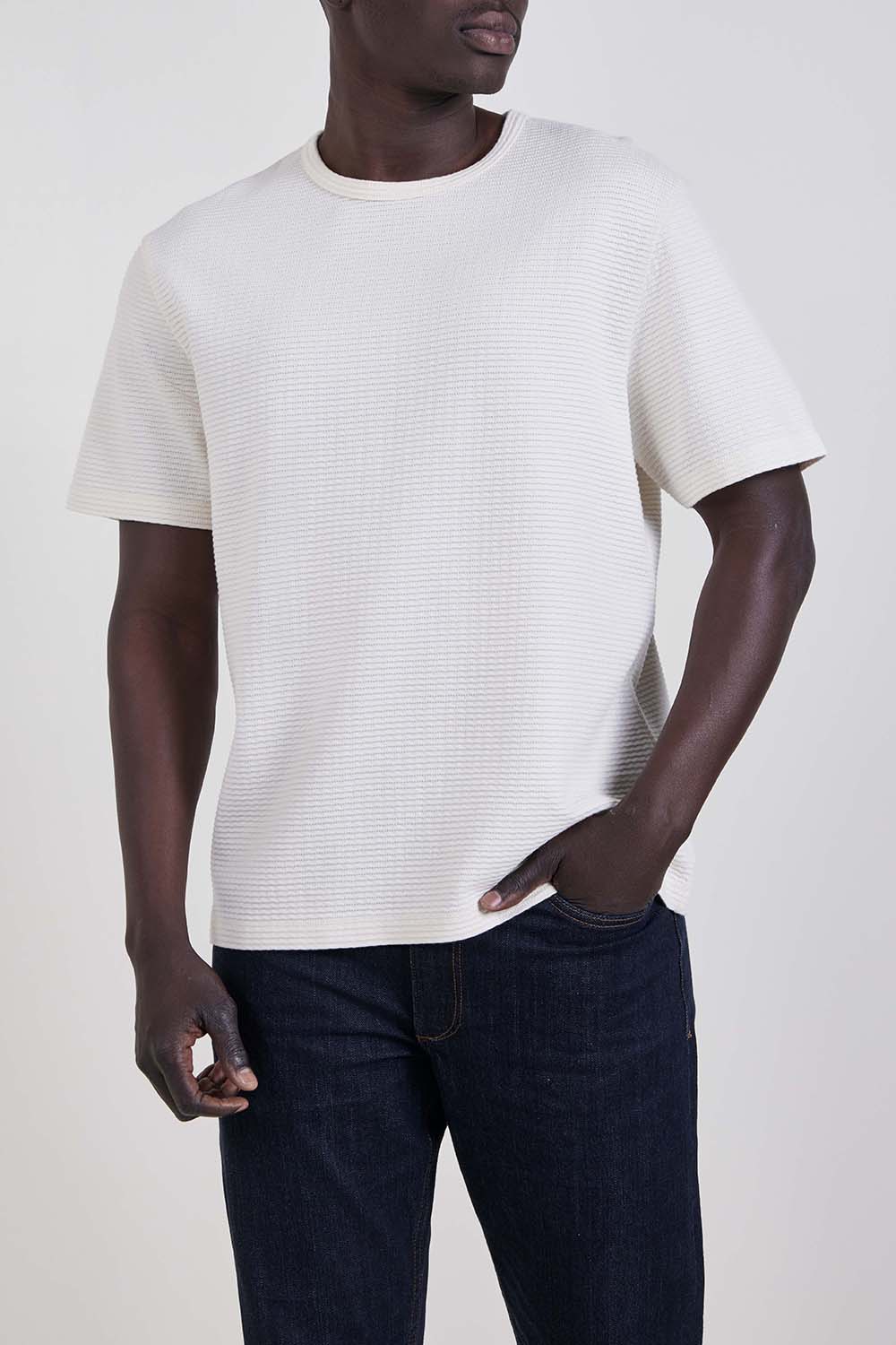 תמונת דוגמן קידמית של חולצת טי