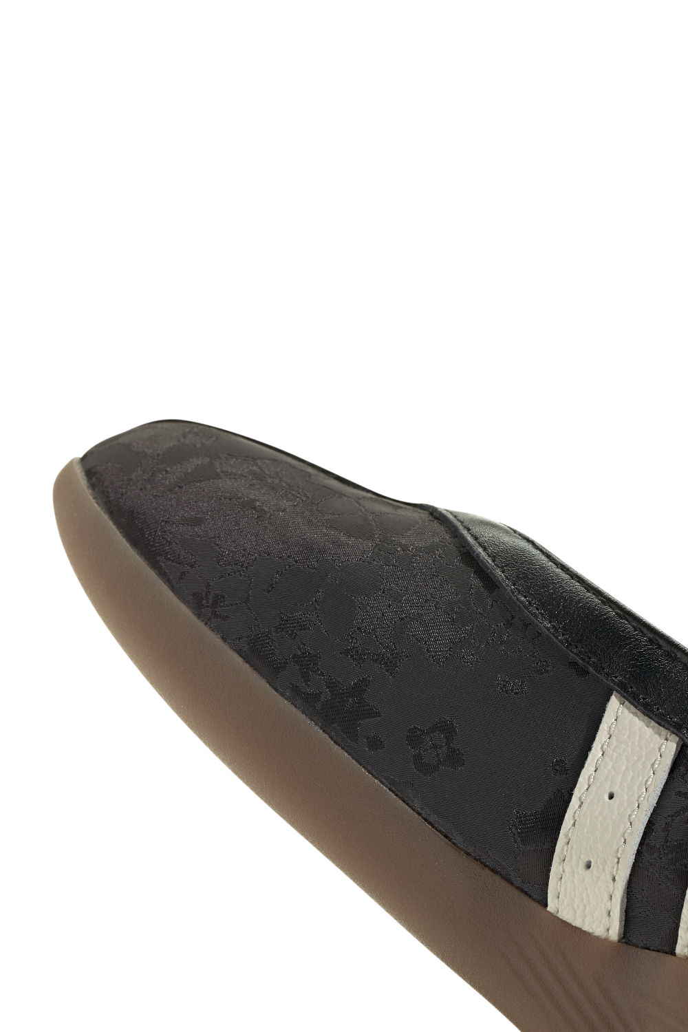 נעלי סניקרס