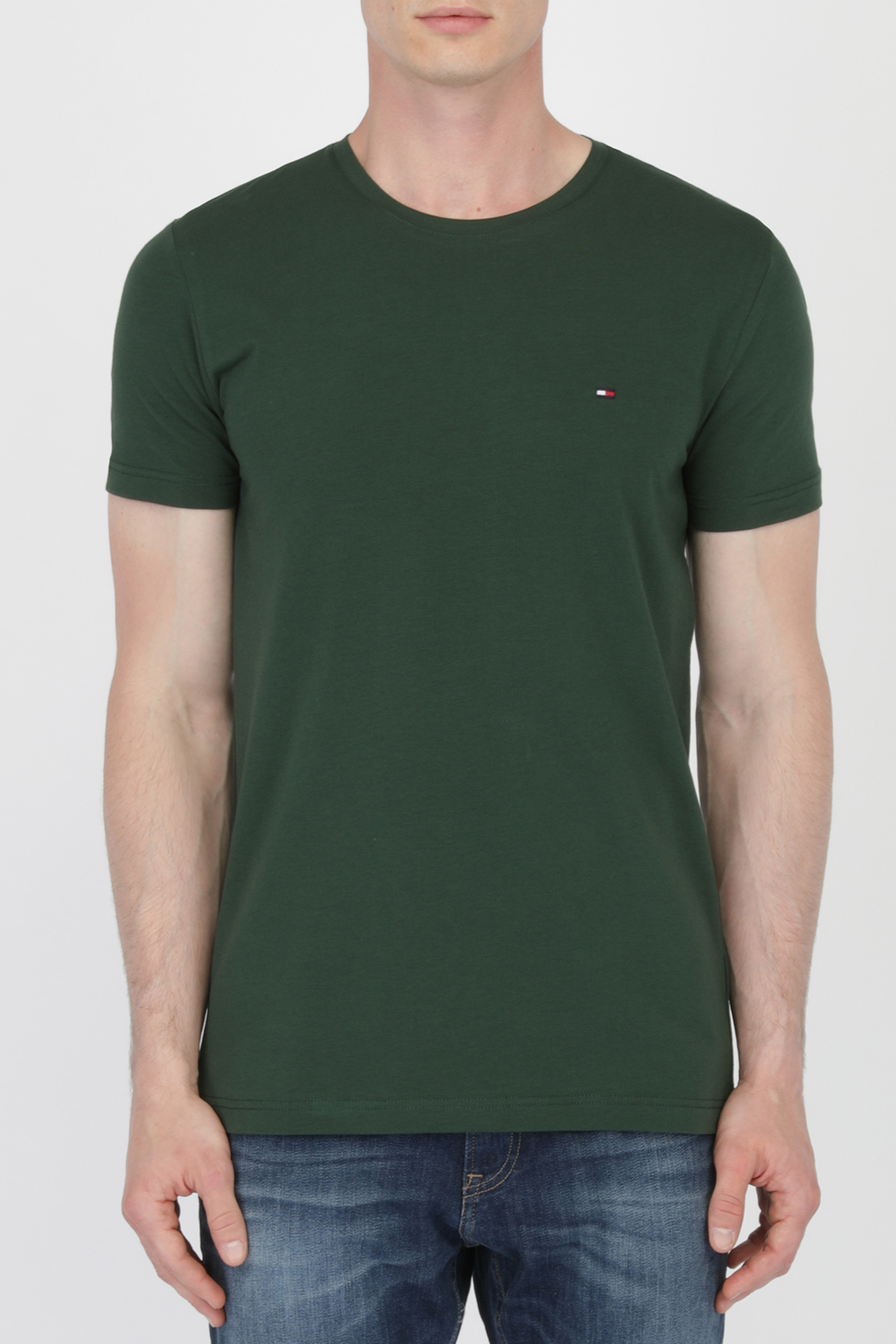 תמונת דוגמן קידמית של Organic Cotton Slim Fit Tee in Pine Grove