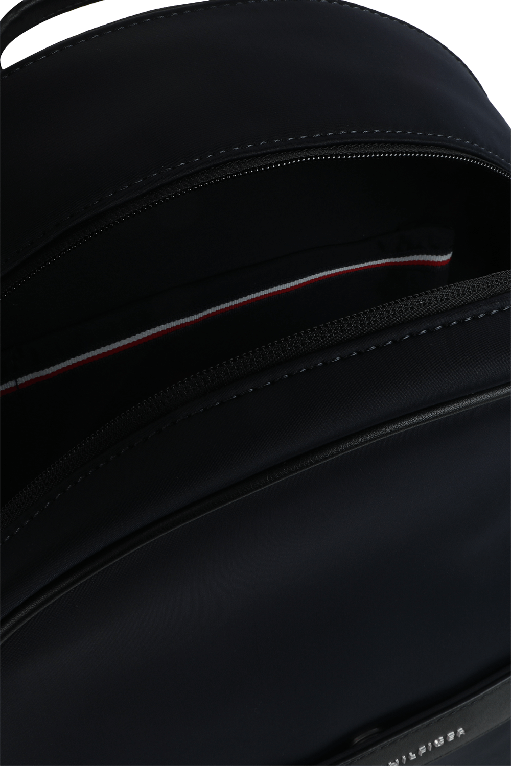 תמונת פנים של תיק גב ניילון