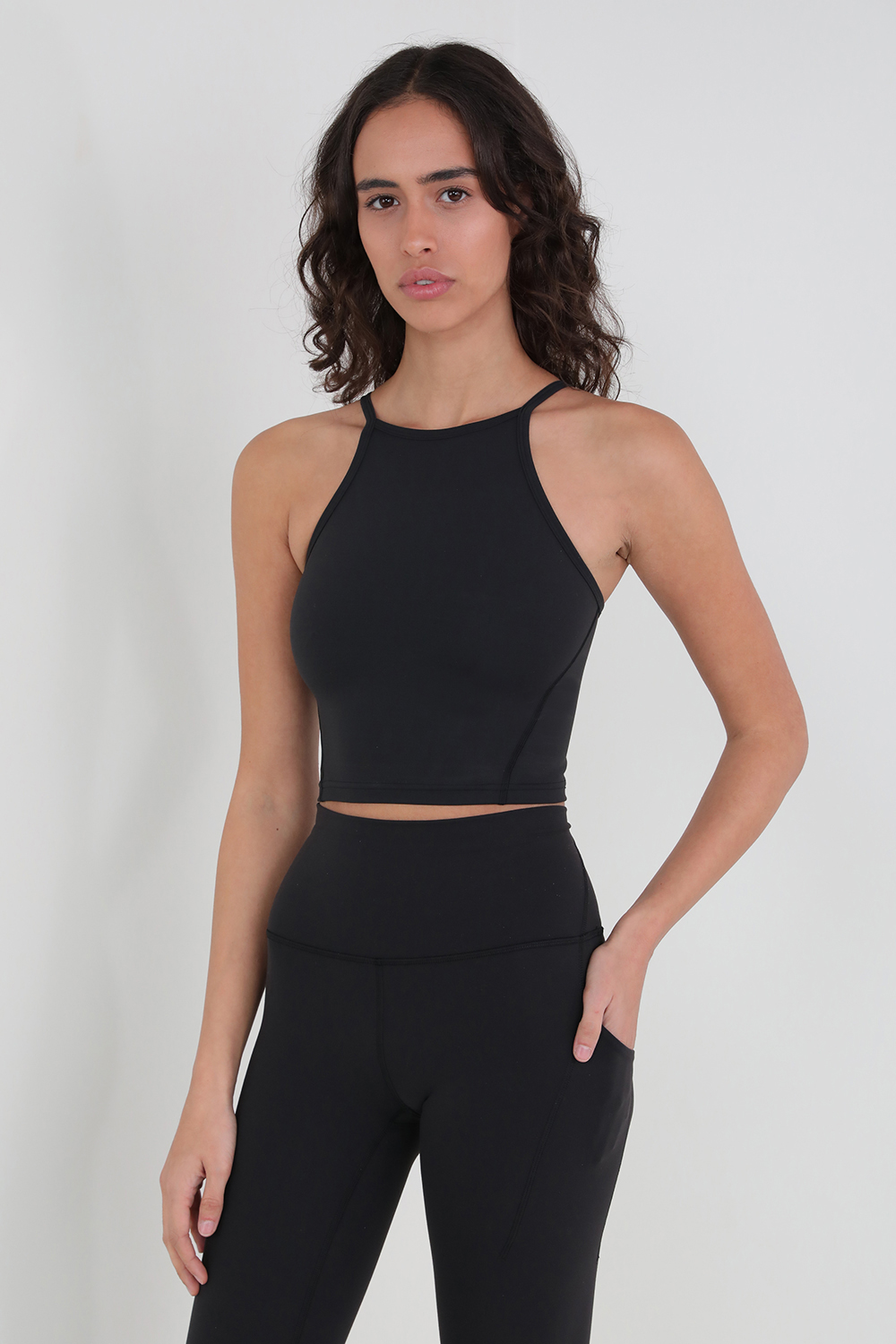 תמונת דוגמן קידמית של Wunder Train High-Neck Cross-Back Tank