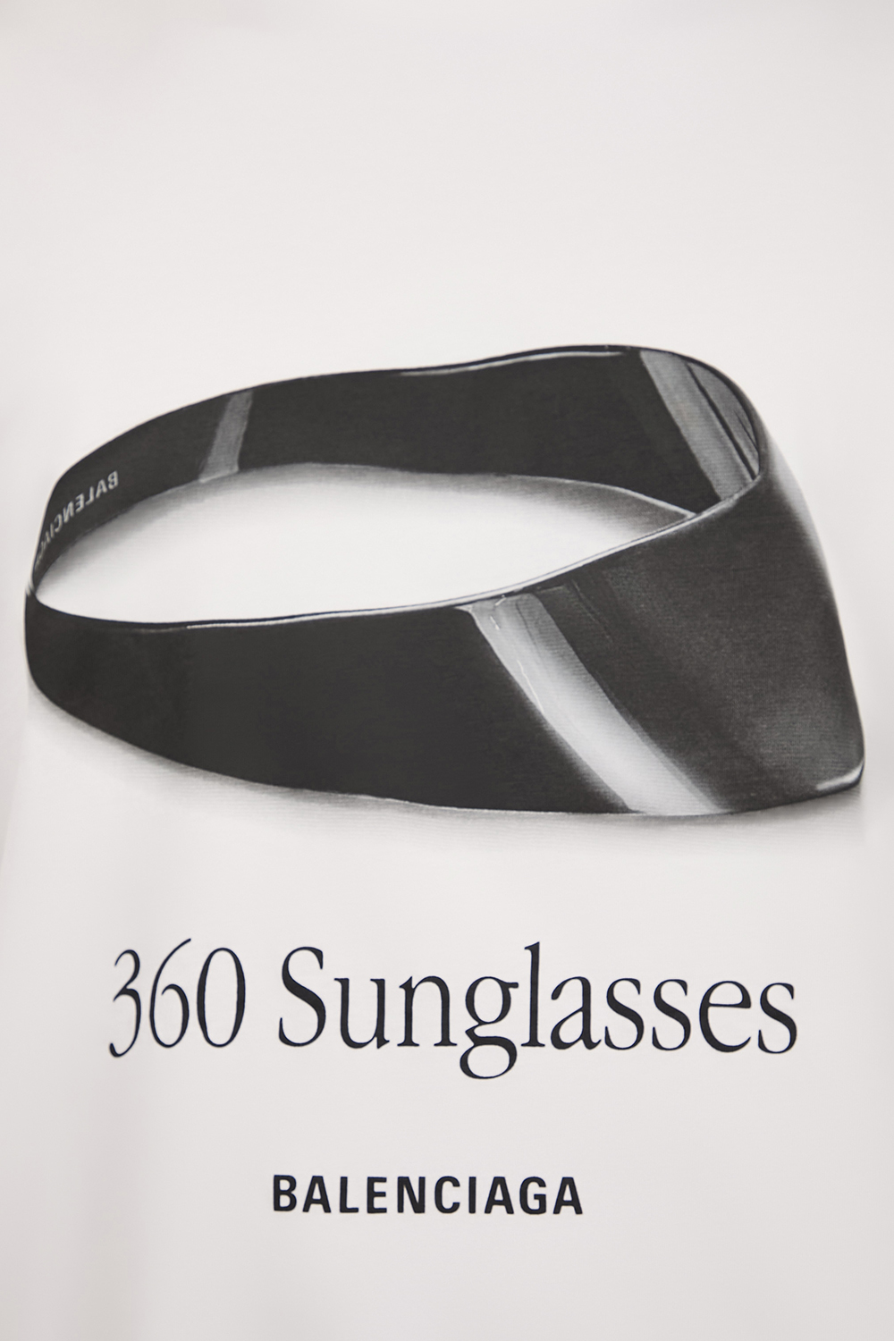 תמונת תקריב דוגמן של חולצת טי