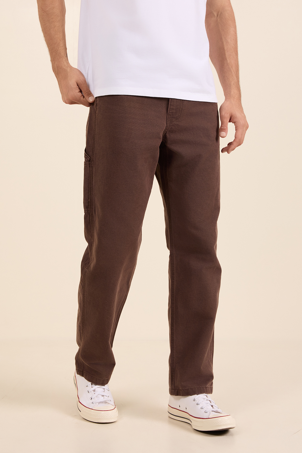 תמונת דוגמן קידמית של מכנסי ג'ינס 568 רחבים