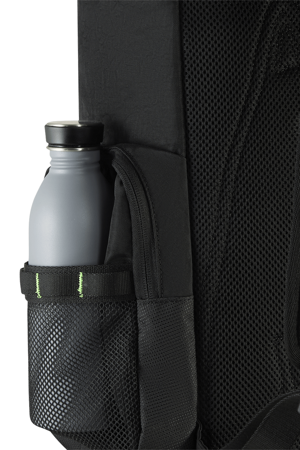 תמונת תקריב של פומה X ריפנדיפ תיק גב